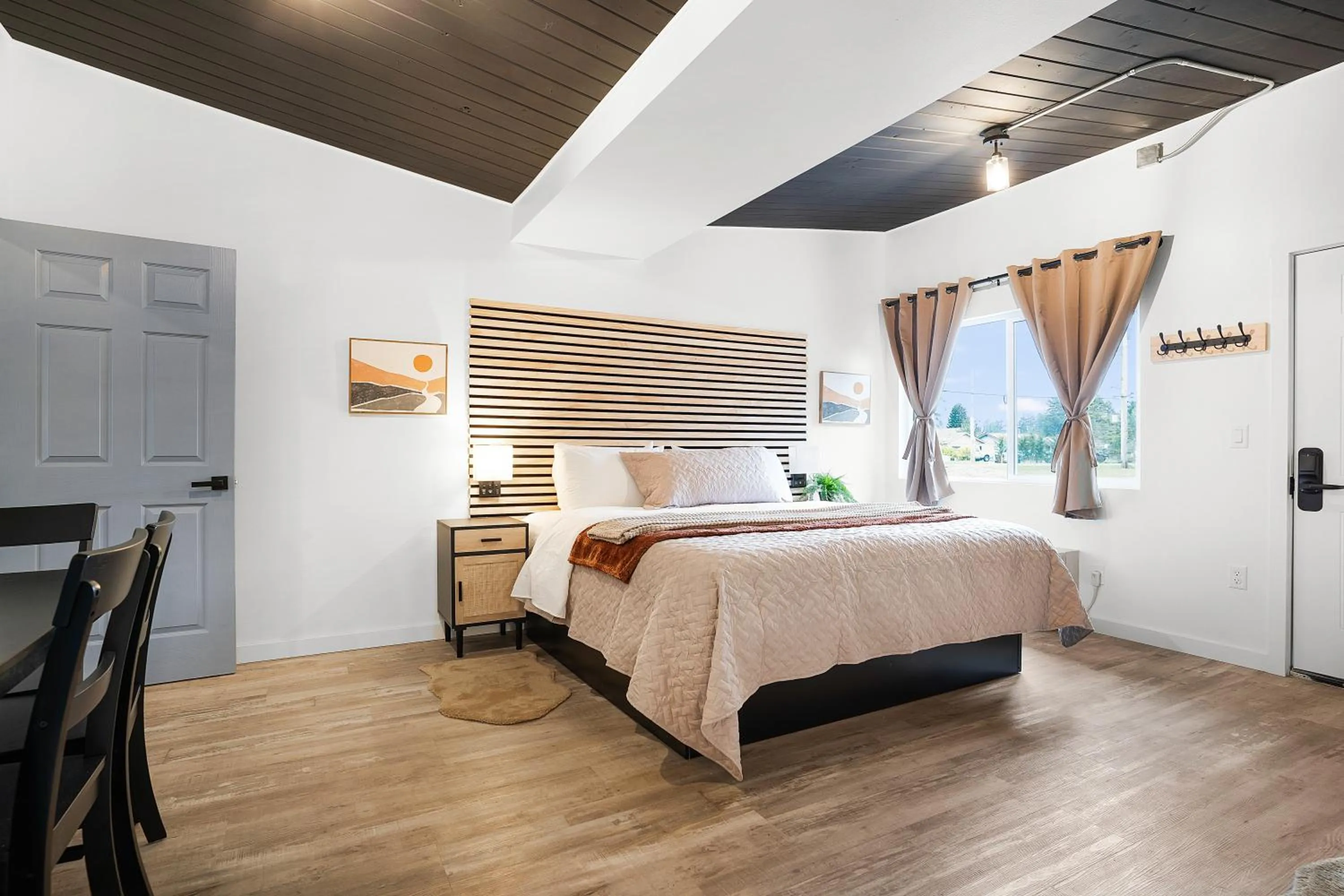 Bed in South Bay Inn