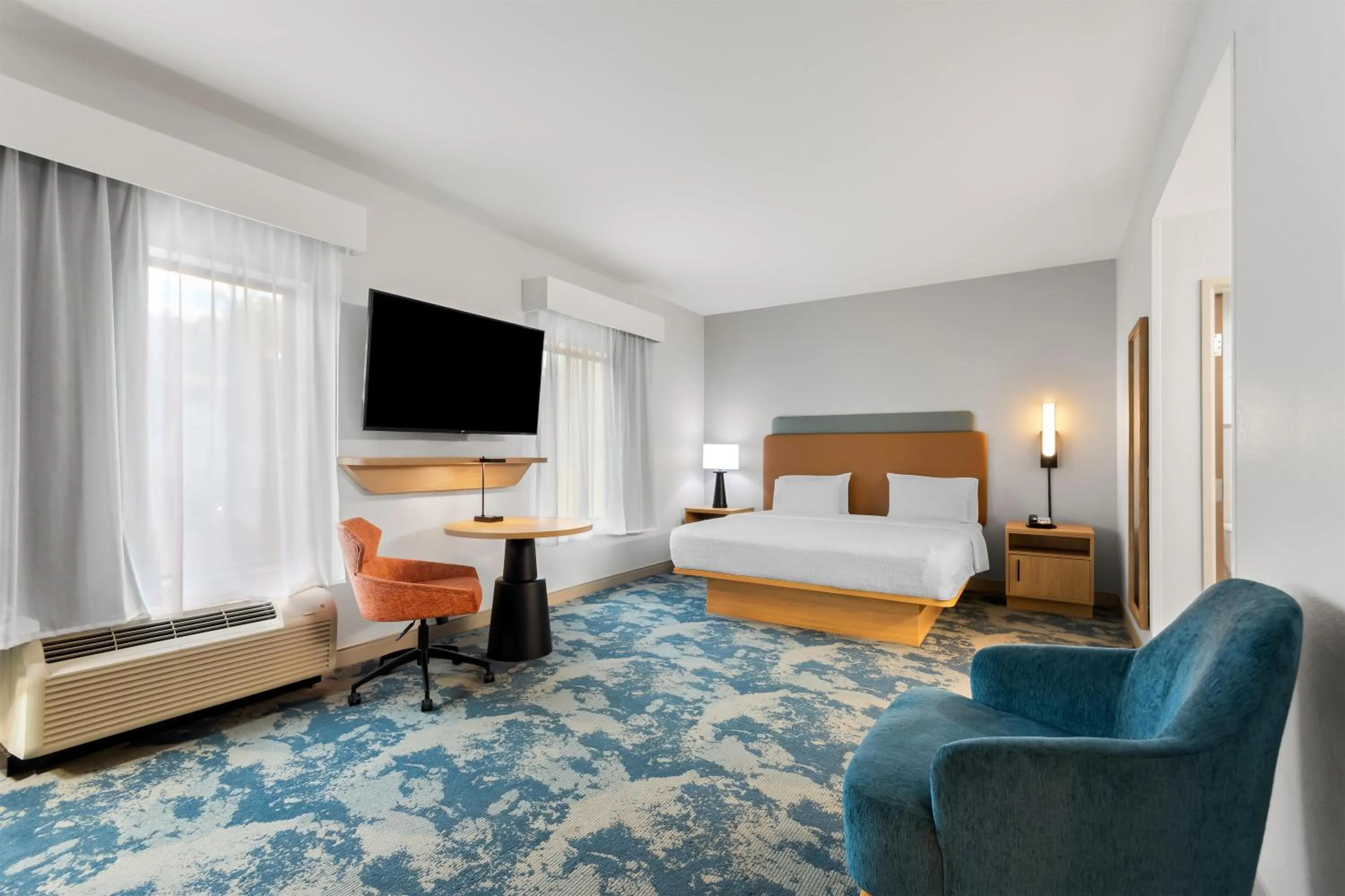 Bed in Hampton Inn & Suites Pensacola/I-10 Pine Forest Road