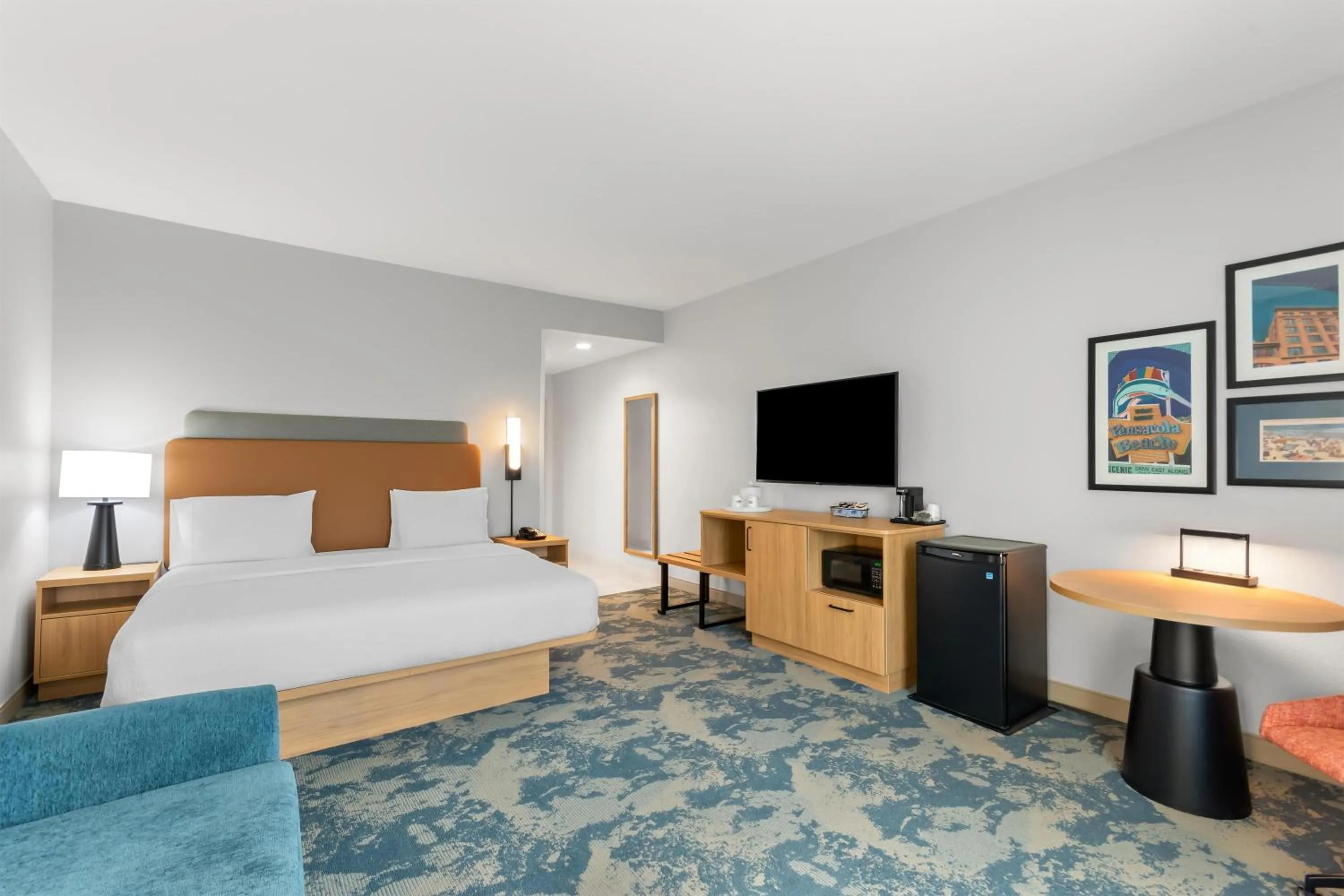 Bed in Hampton Inn & Suites Pensacola/I-10 Pine Forest Road