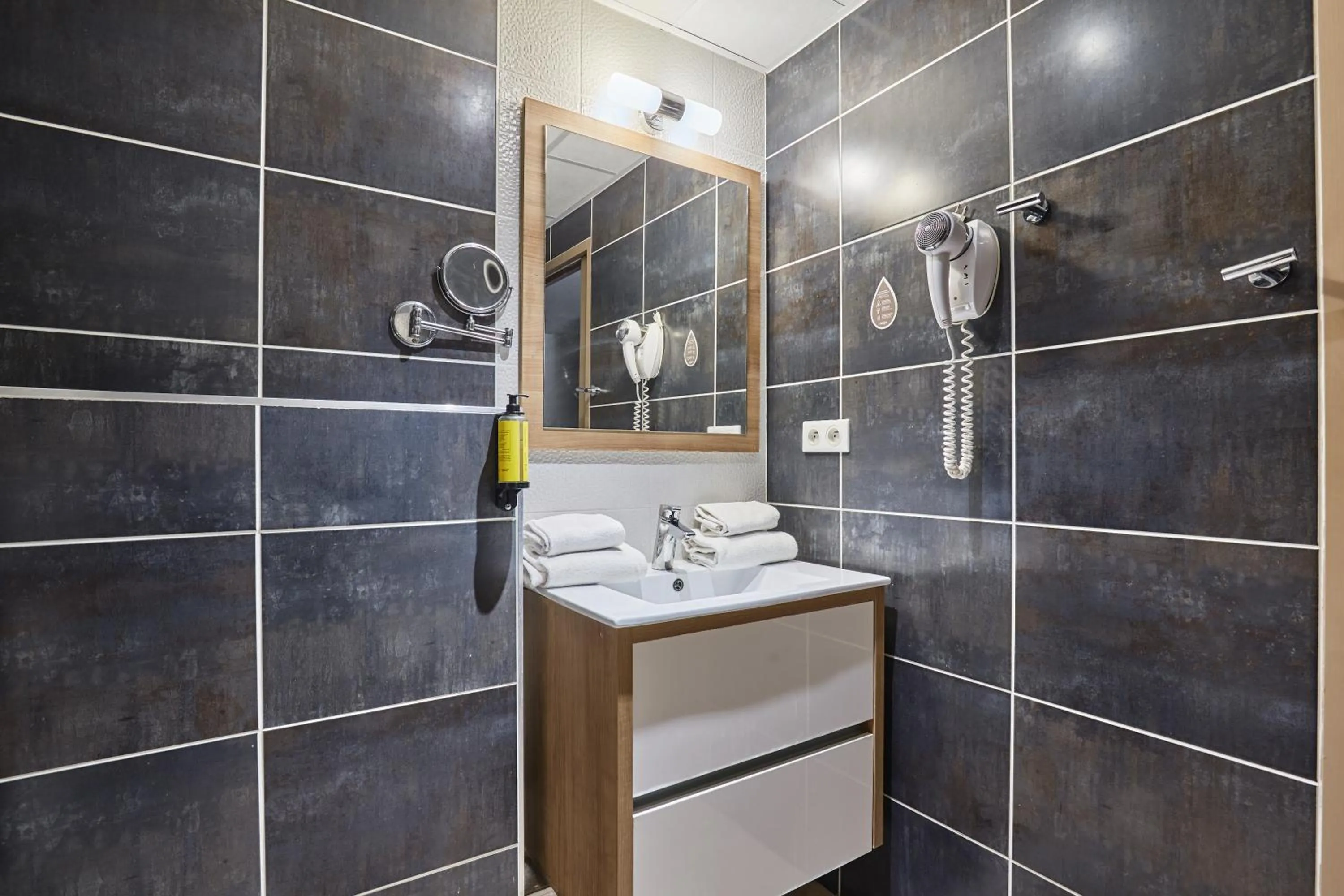 Bathroom in Appart Hotel Odalys City Montpellier Les Occitanes