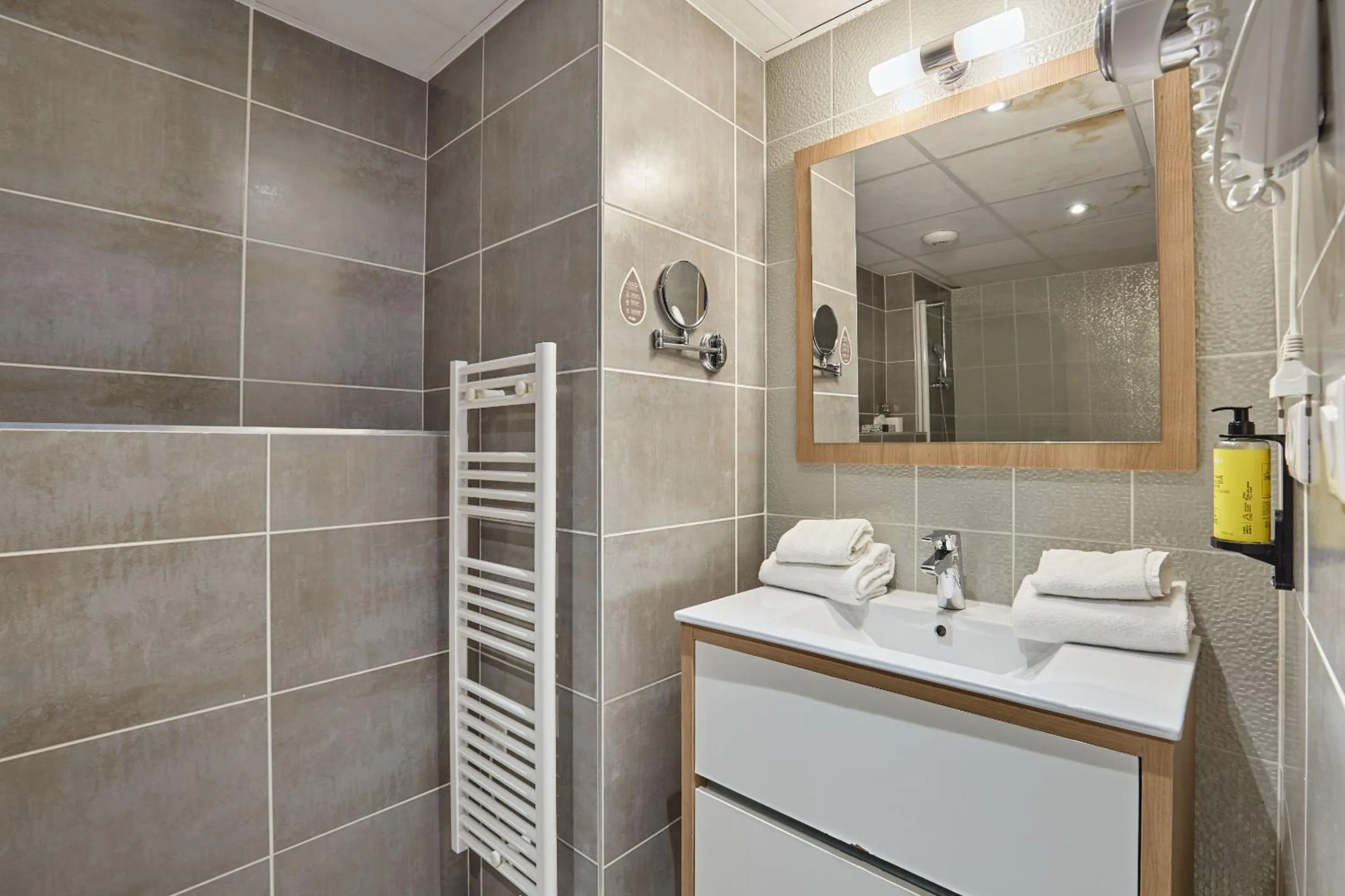 Bathroom in Appart Hotel Odalys City Montpellier Les Occitanes