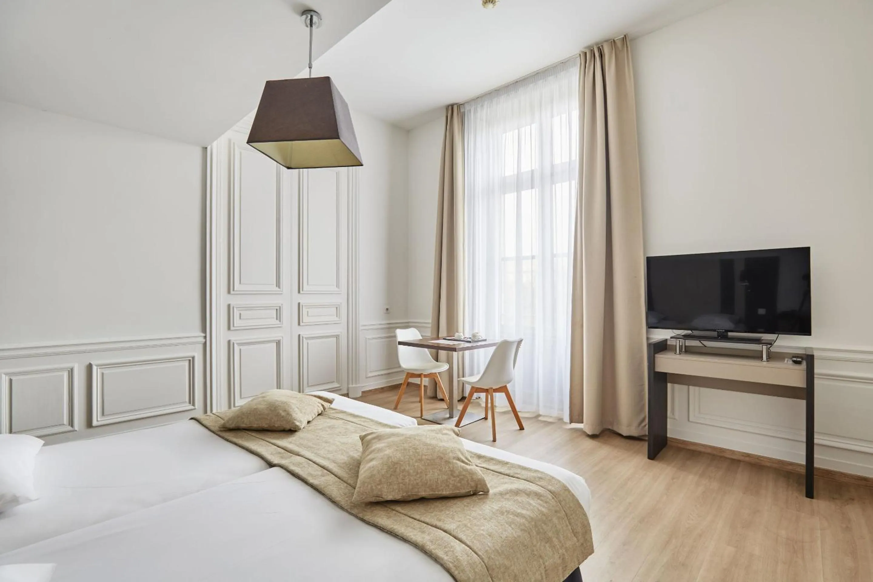 Communal lounge/ TV room, Bed in Appart Hotel Odalys City Montpellier Les Occitanes