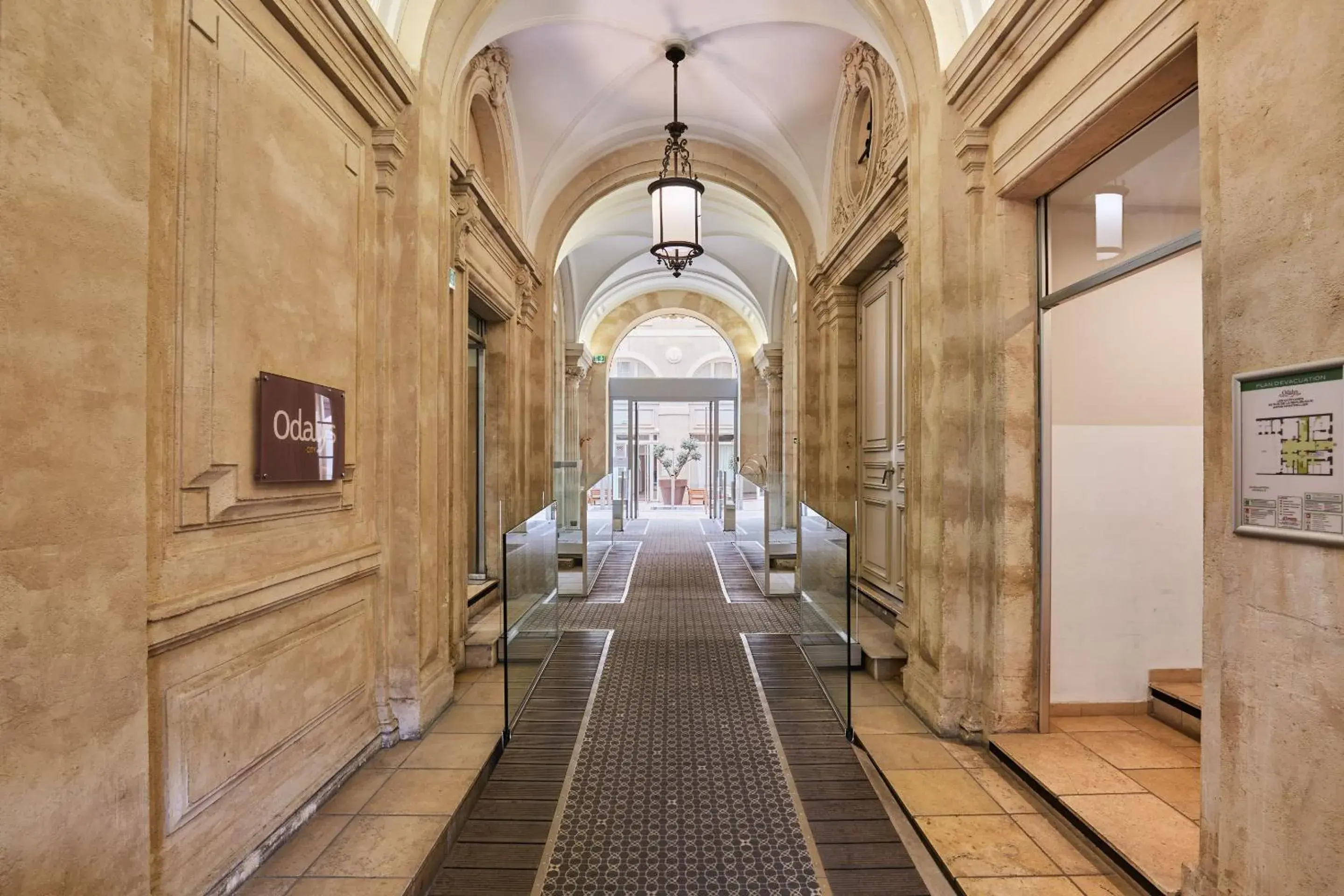 Lobby or reception in Appart Hotel Odalys City Montpellier Les Occitanes Lobby or reception in Appart Hotel Odalys City Montpellier Les Occitanes