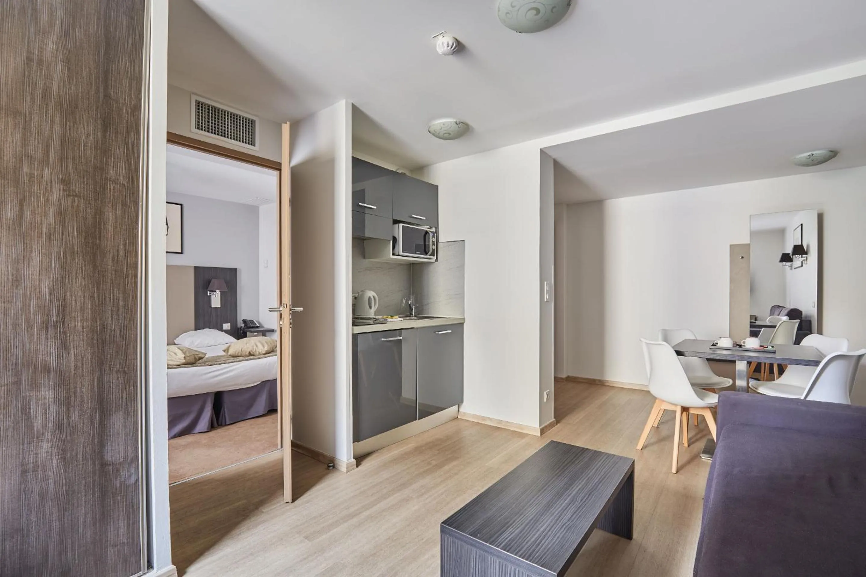 Kitchen or kitchenette in Appart Hotel Odalys City Montpellier Les Occitanes