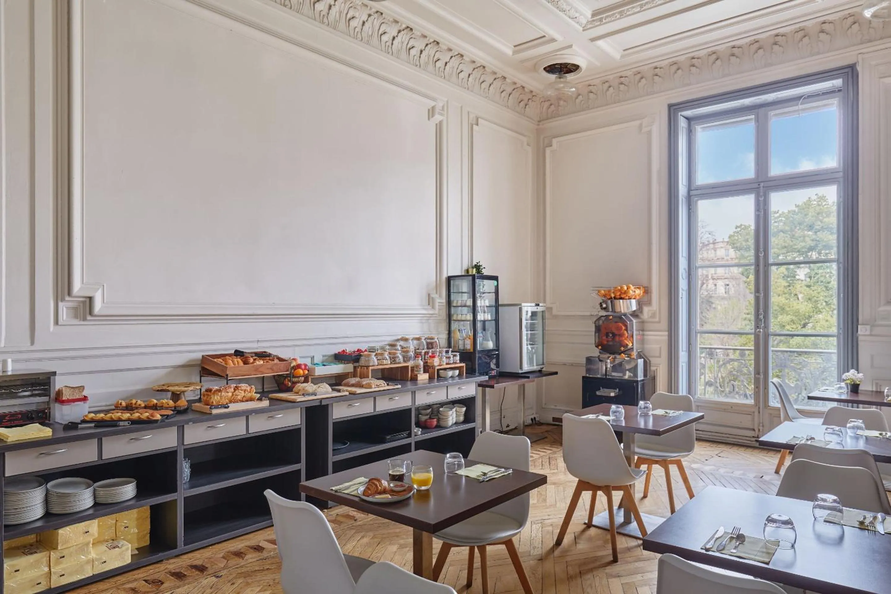 Food and drinks in Appart Hotel Odalys City Montpellier Les Occitanes