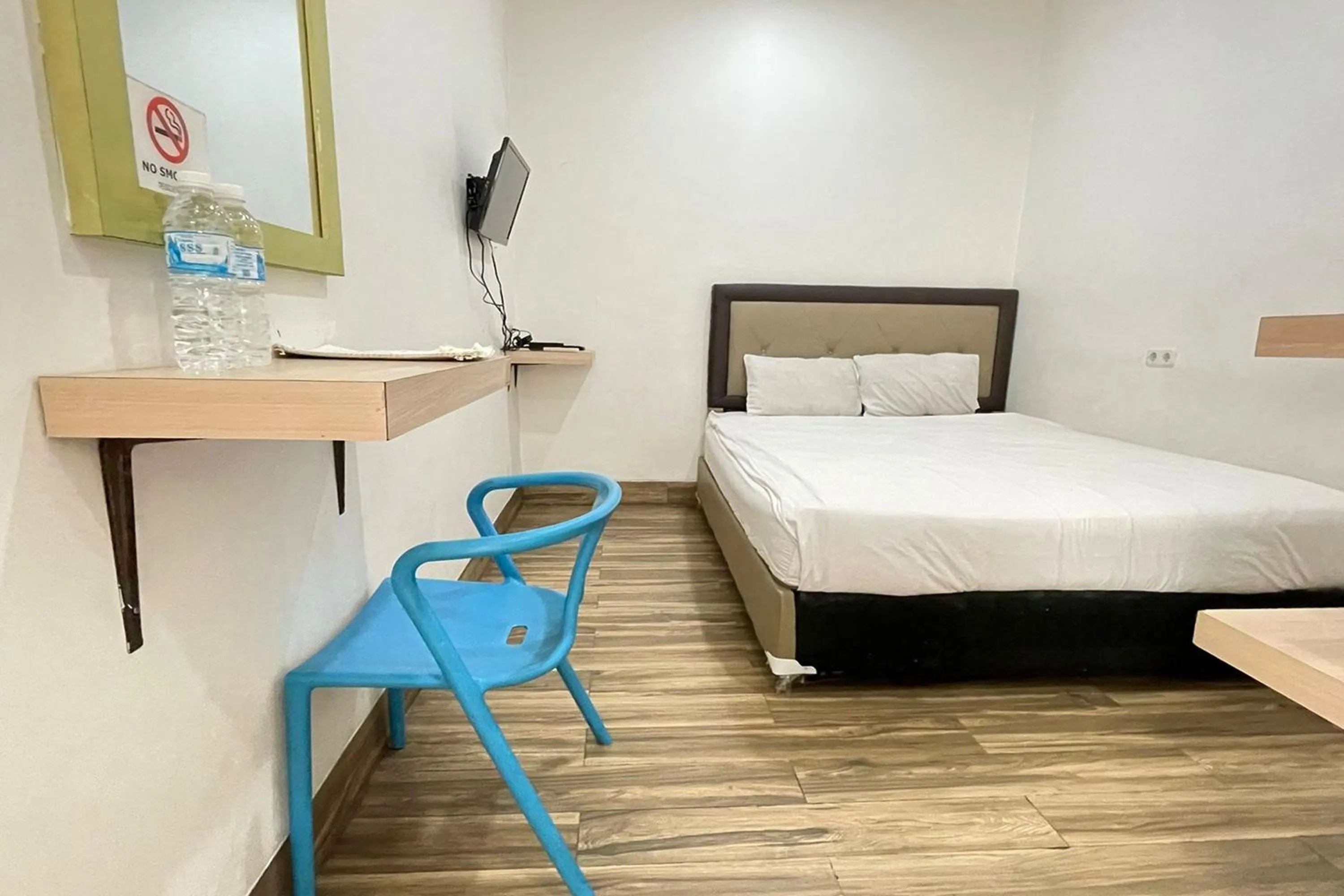 Bedroom, Bed in Residence 8