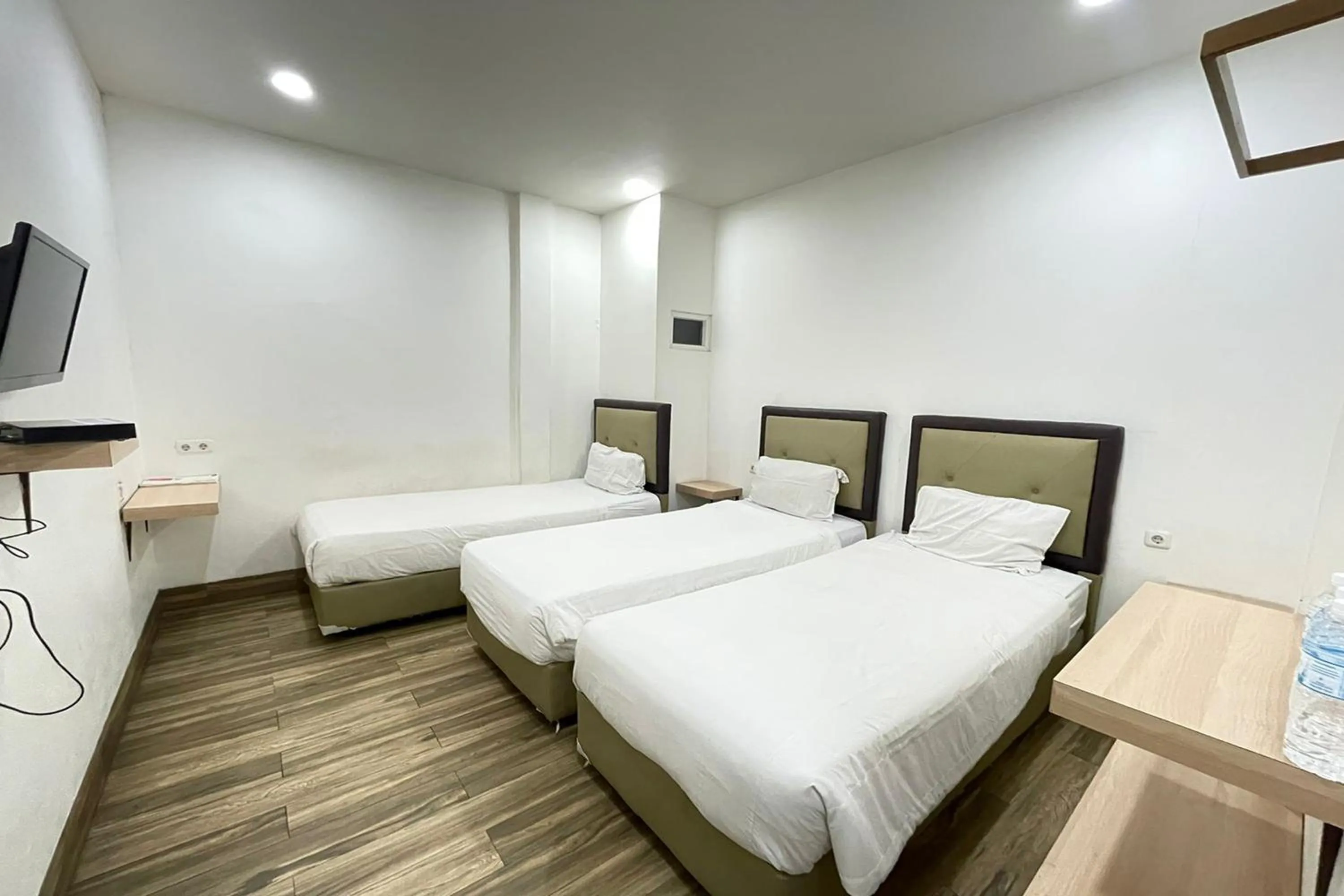 Bedroom, Bed in Residence 8