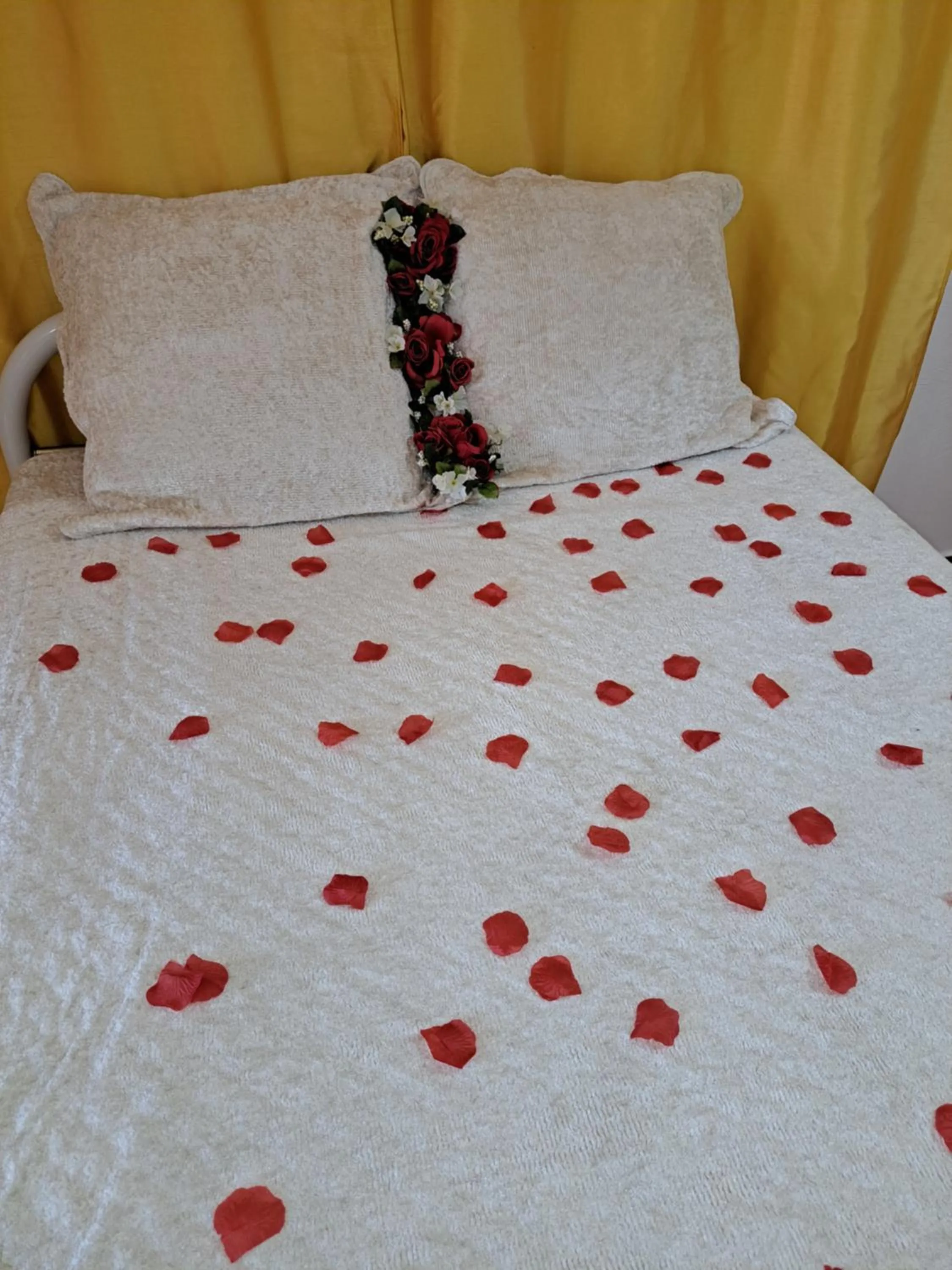 Bed in KANALU BEACH APPATEMENT