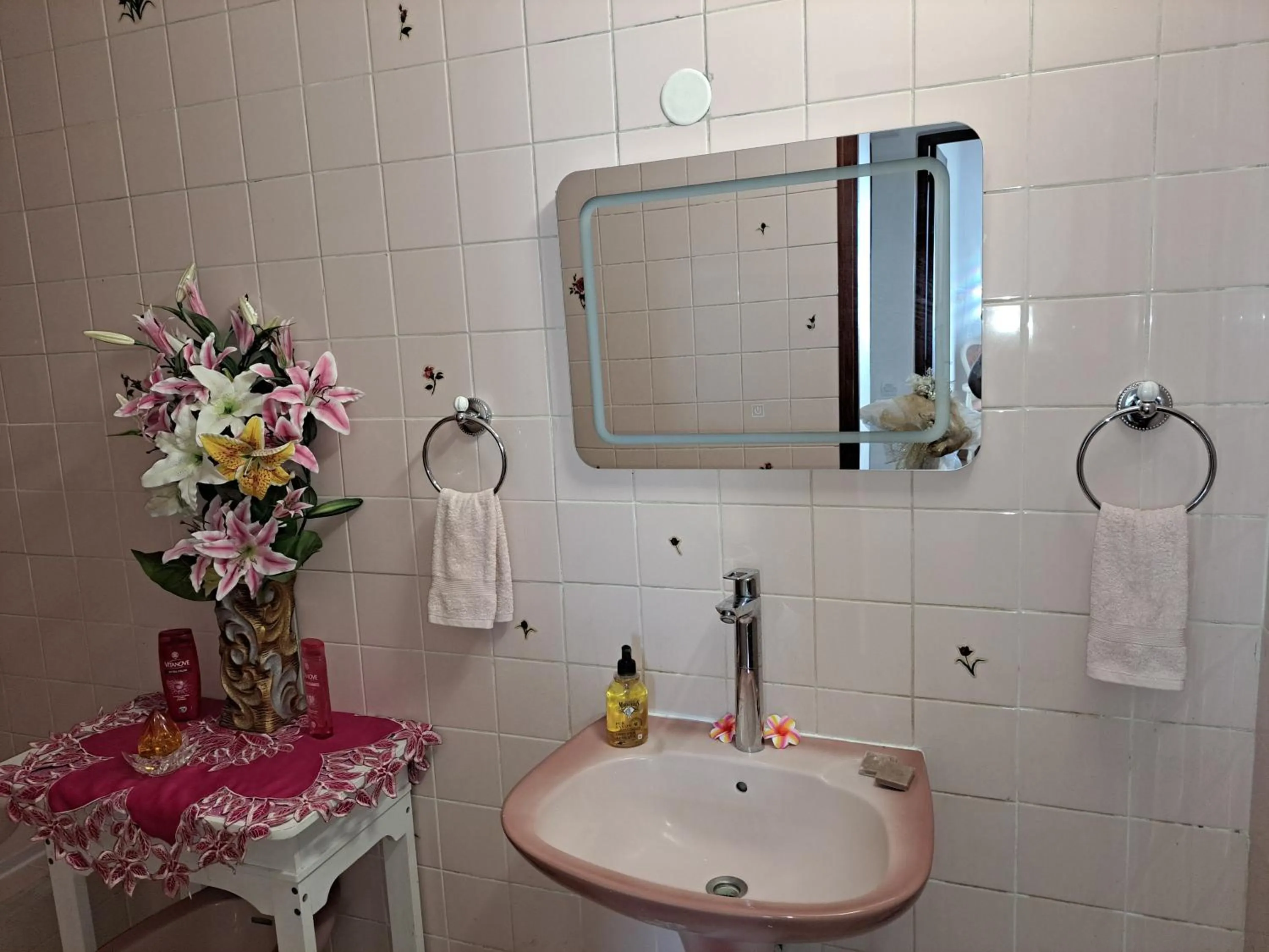 Bathroom in KANALU BEACH APPATEMENT