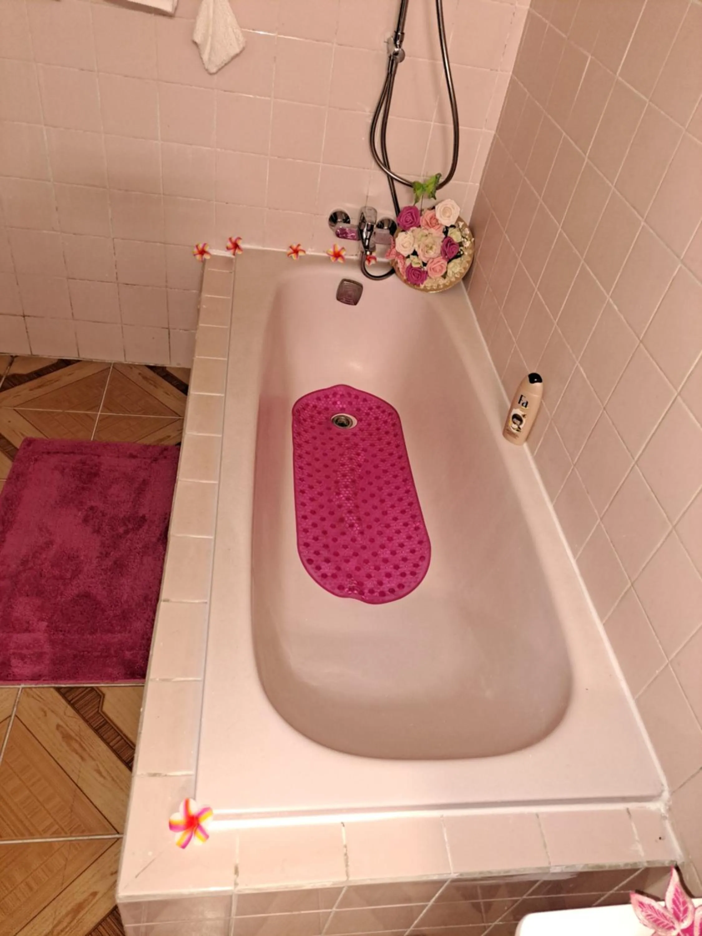 Bathroom in KANALU BEACH APPATEMENT