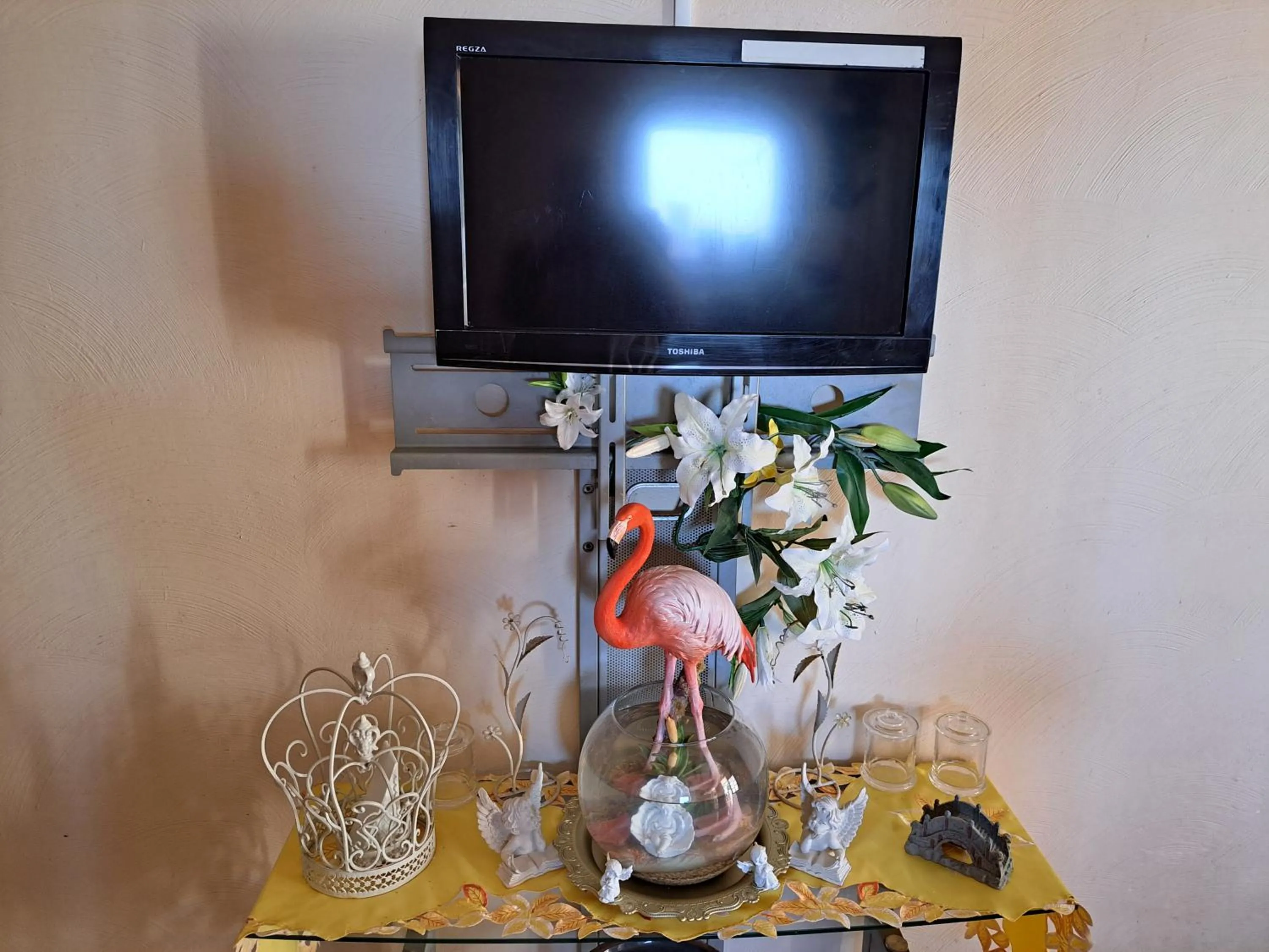 Communal lounge/ TV room in KANALU BEACH APPATEMENT