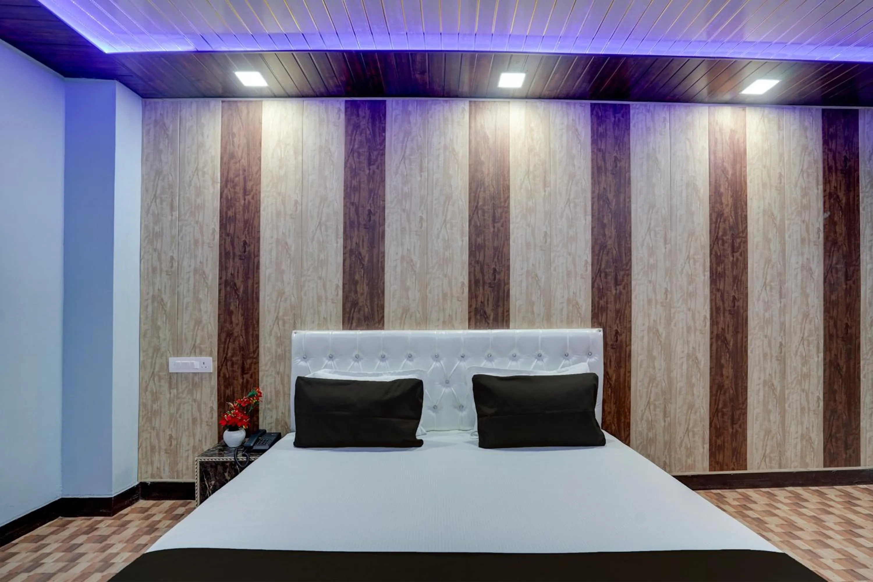 Facade/entrance, Bed in Hotel O Star The View