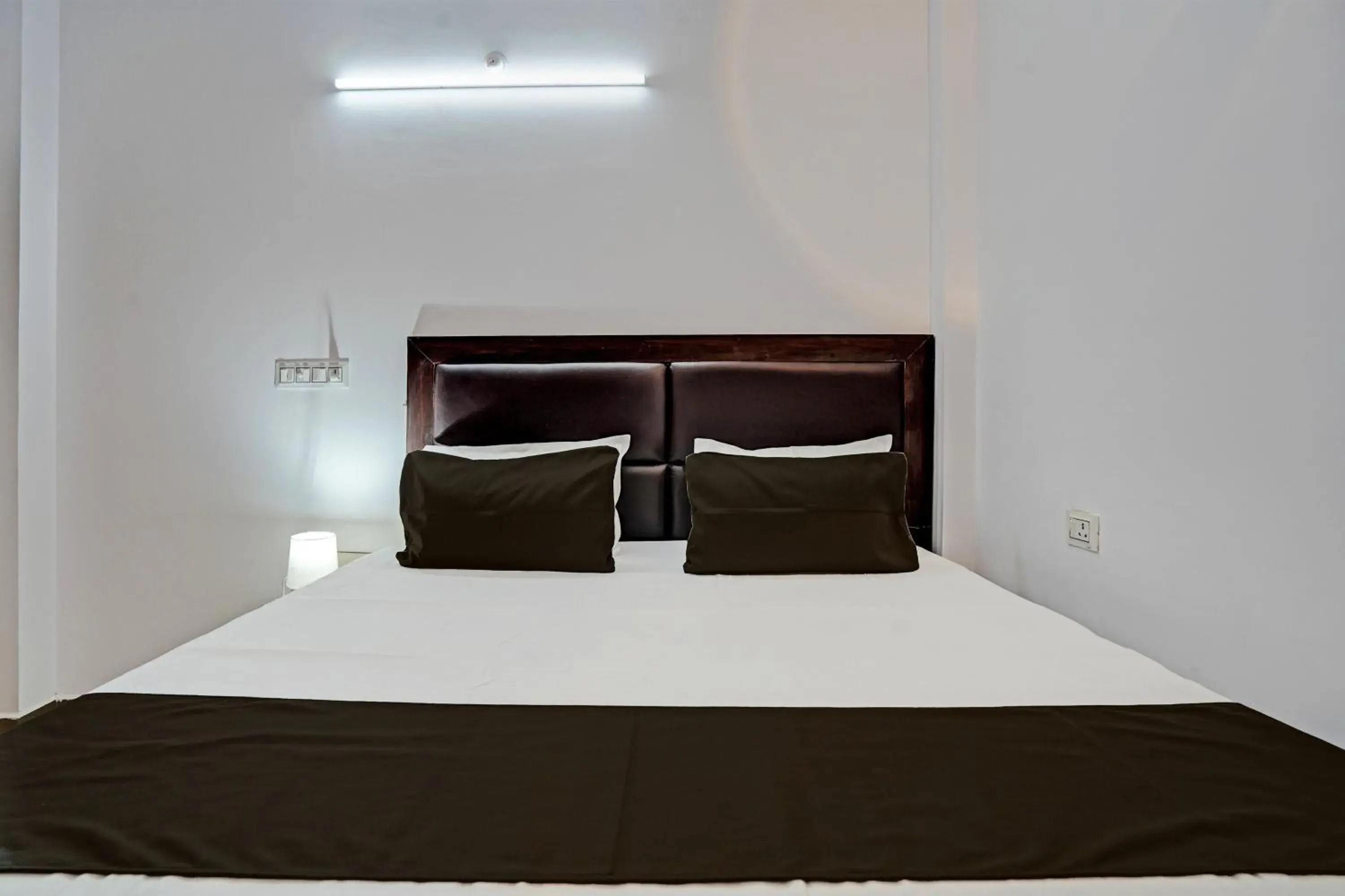 Deluxe Triple Room - single occupancy in Hotel O RR Palace Deluxe Triple Room - single occupancy in Hotel O RR Palace
