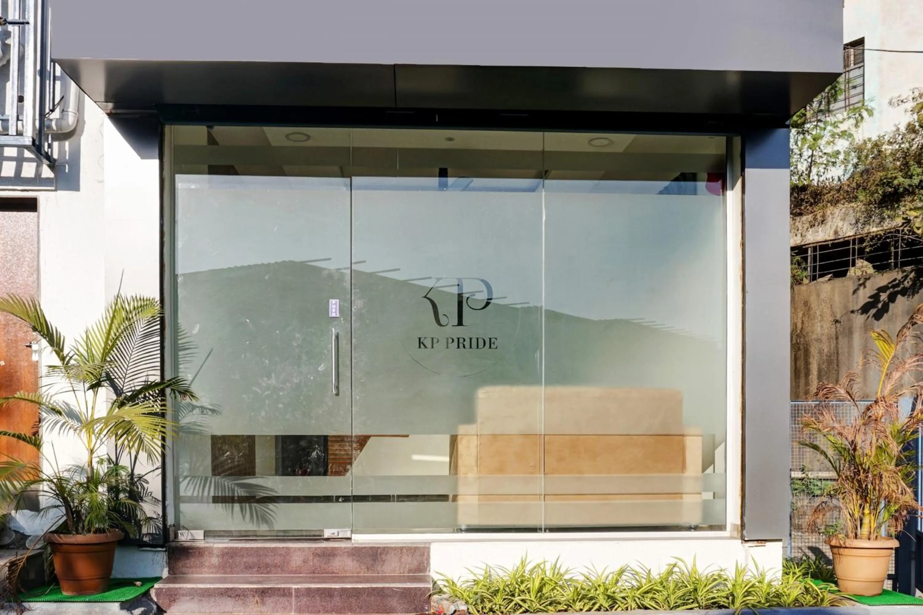 Facade/entrance in Super Hotel O KP Pride