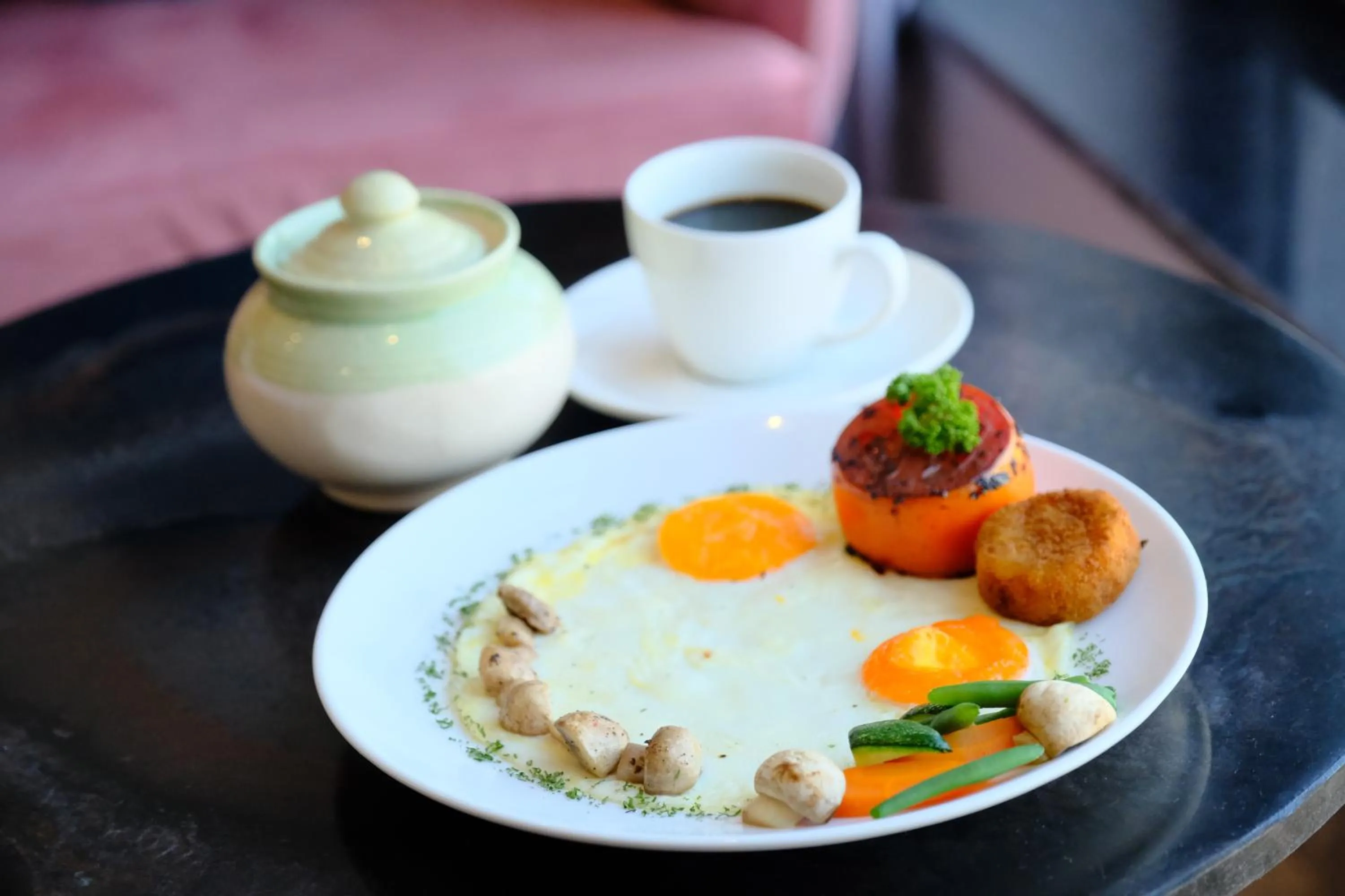 Food and drinks in ACR Luxury Hotel