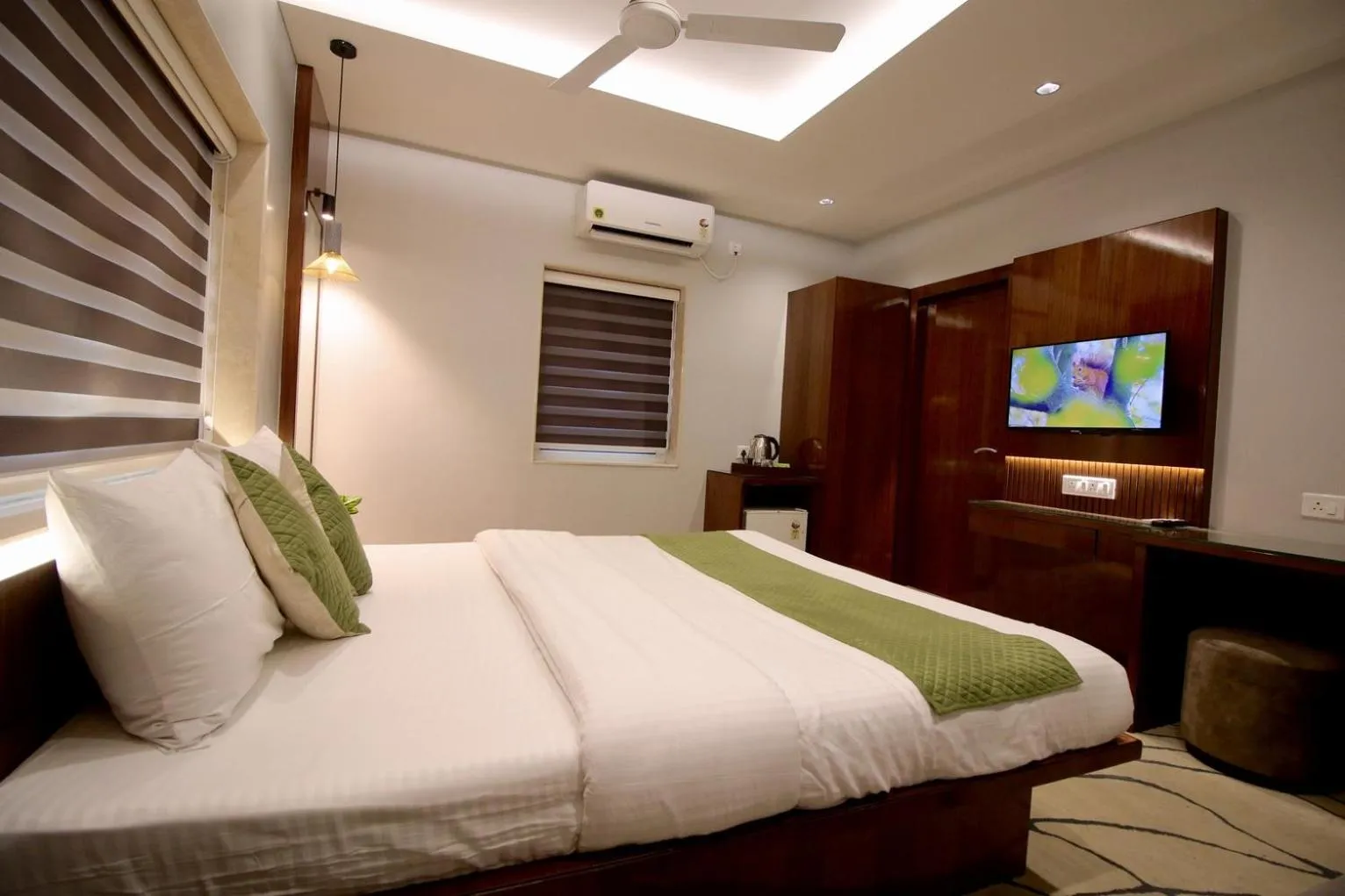 Bed in Evara-Meraki Inn