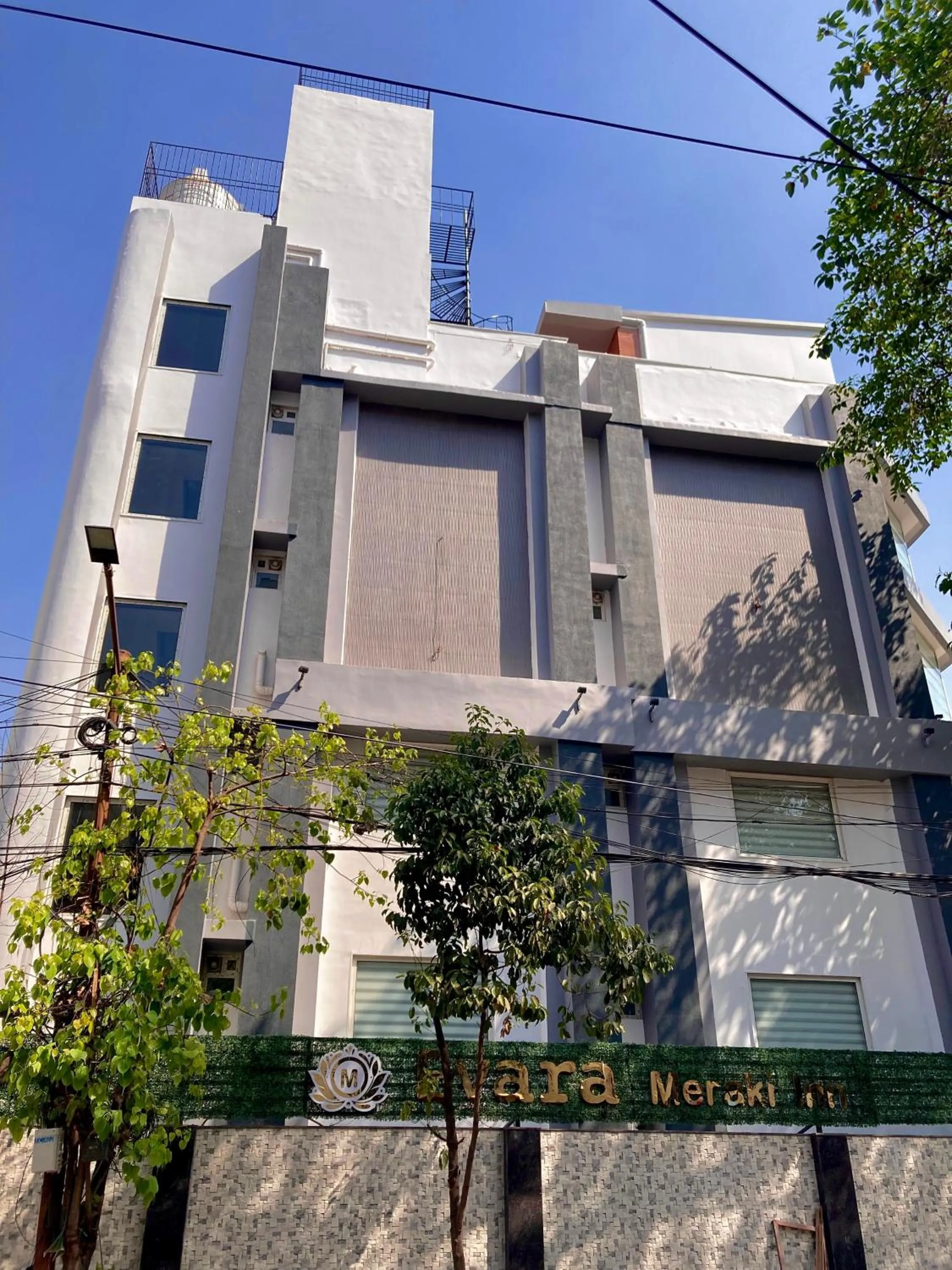 Property building in Evara-Meraki Inn