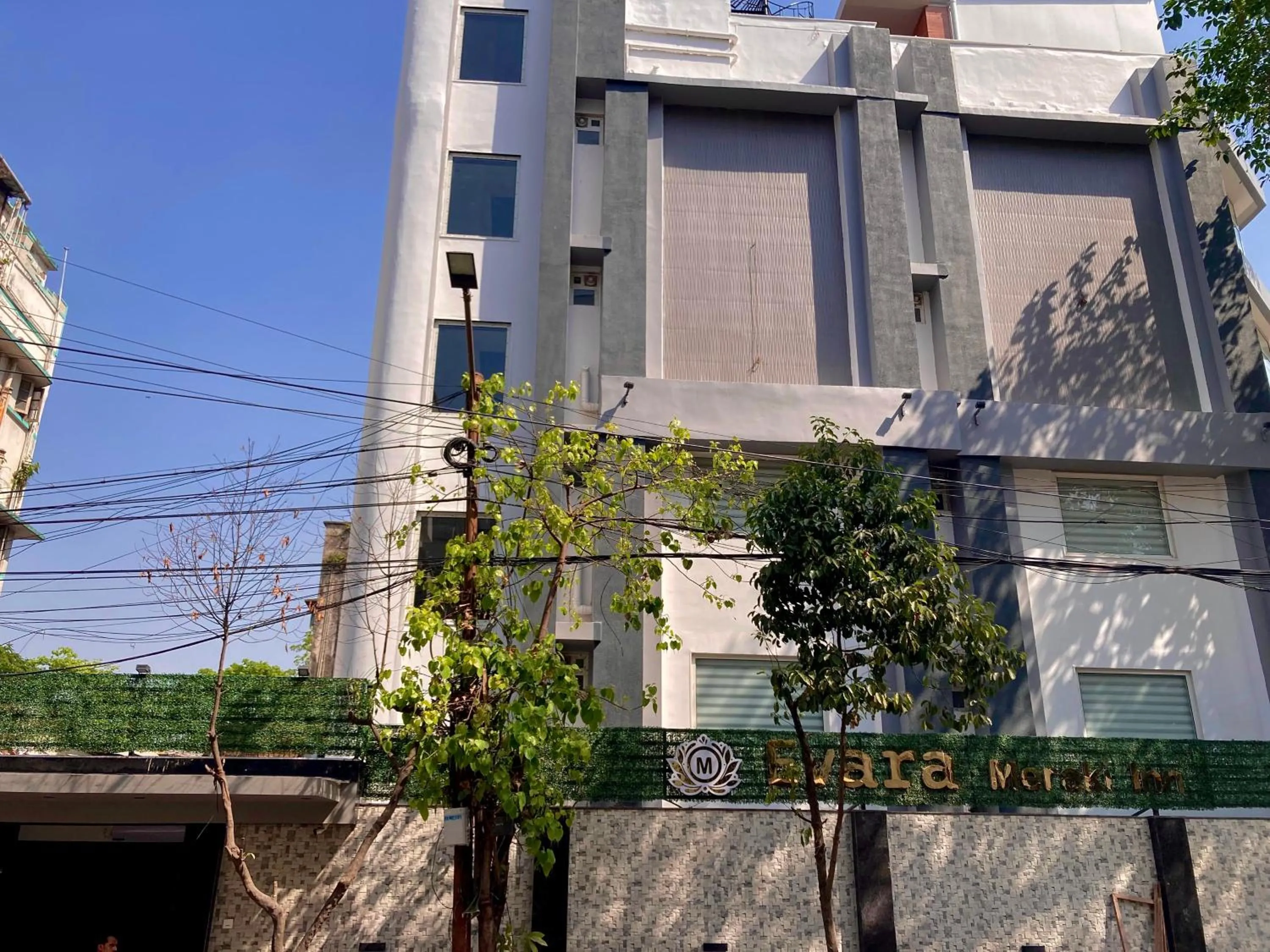 Property building in Evara-Meraki Inn