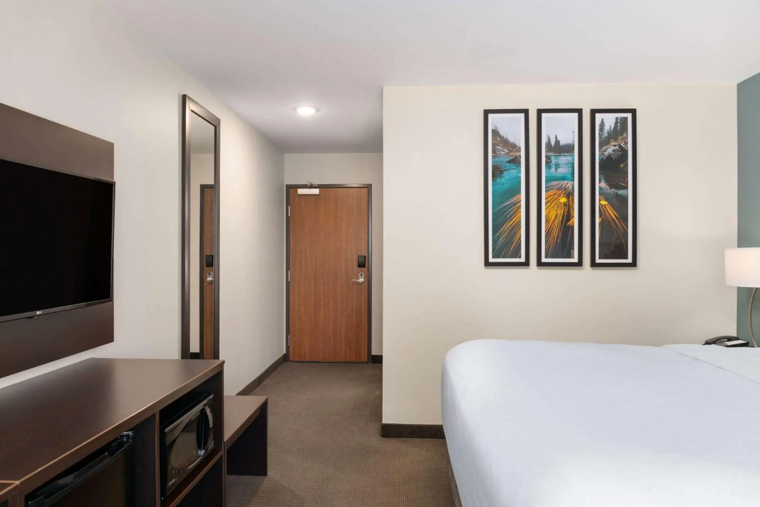 Photo of the whole room, Bed in La Quinta Inn & Suites by Wyndham Wenatchee Photo of the whole room, Bed in La Quinta Inn & Suites by Wyndham Wenatchee