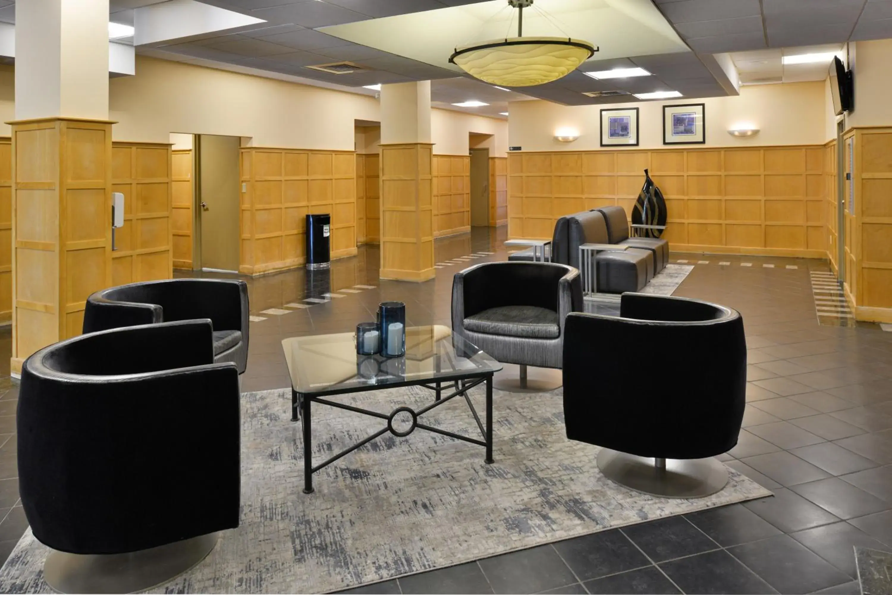 Property building in Hawthorne Inn & Conference Center Property building in Hawthorne Inn & Conference Center