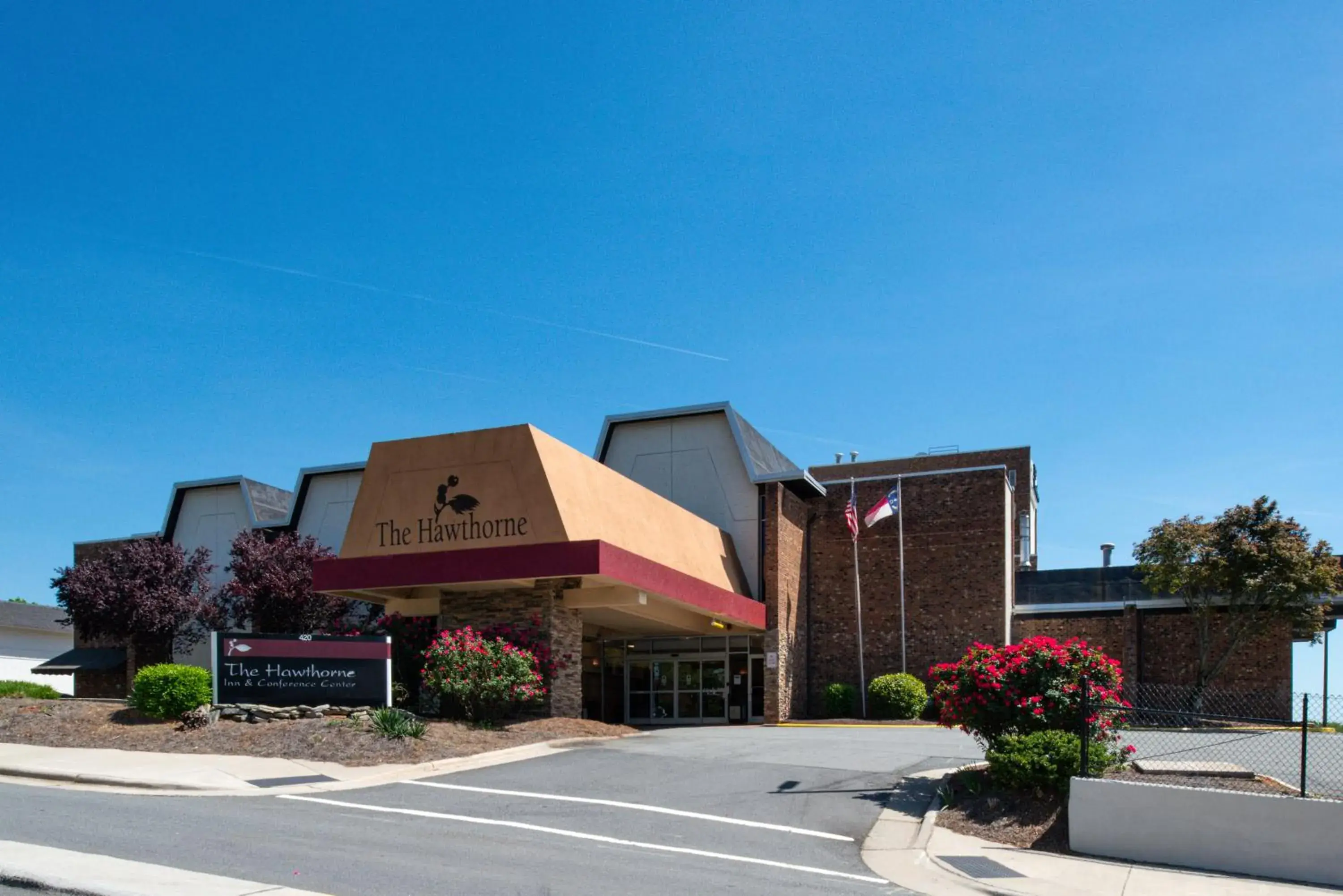 Property building in Hawthorne Inn & Conference Center Property building in Hawthorne Inn & Conference Center