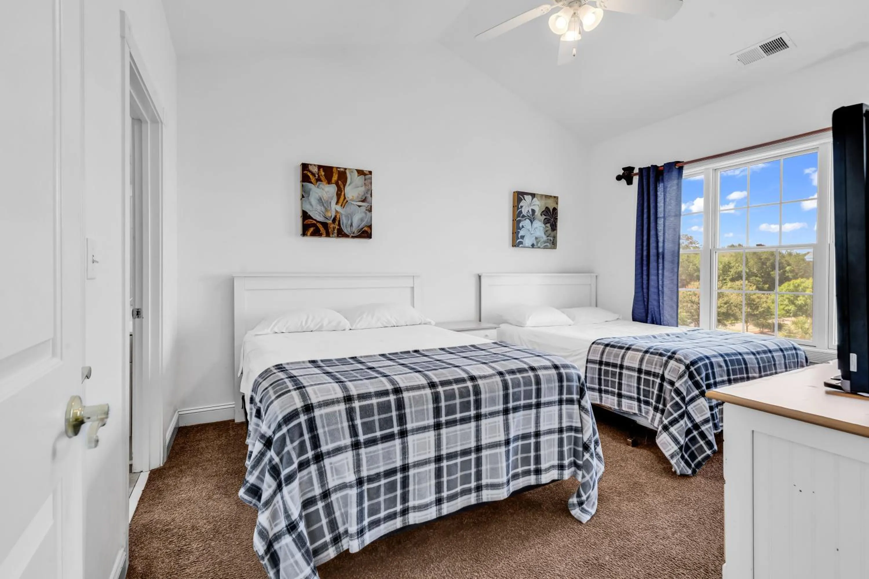 Myrtlewood by Monarch Rentals