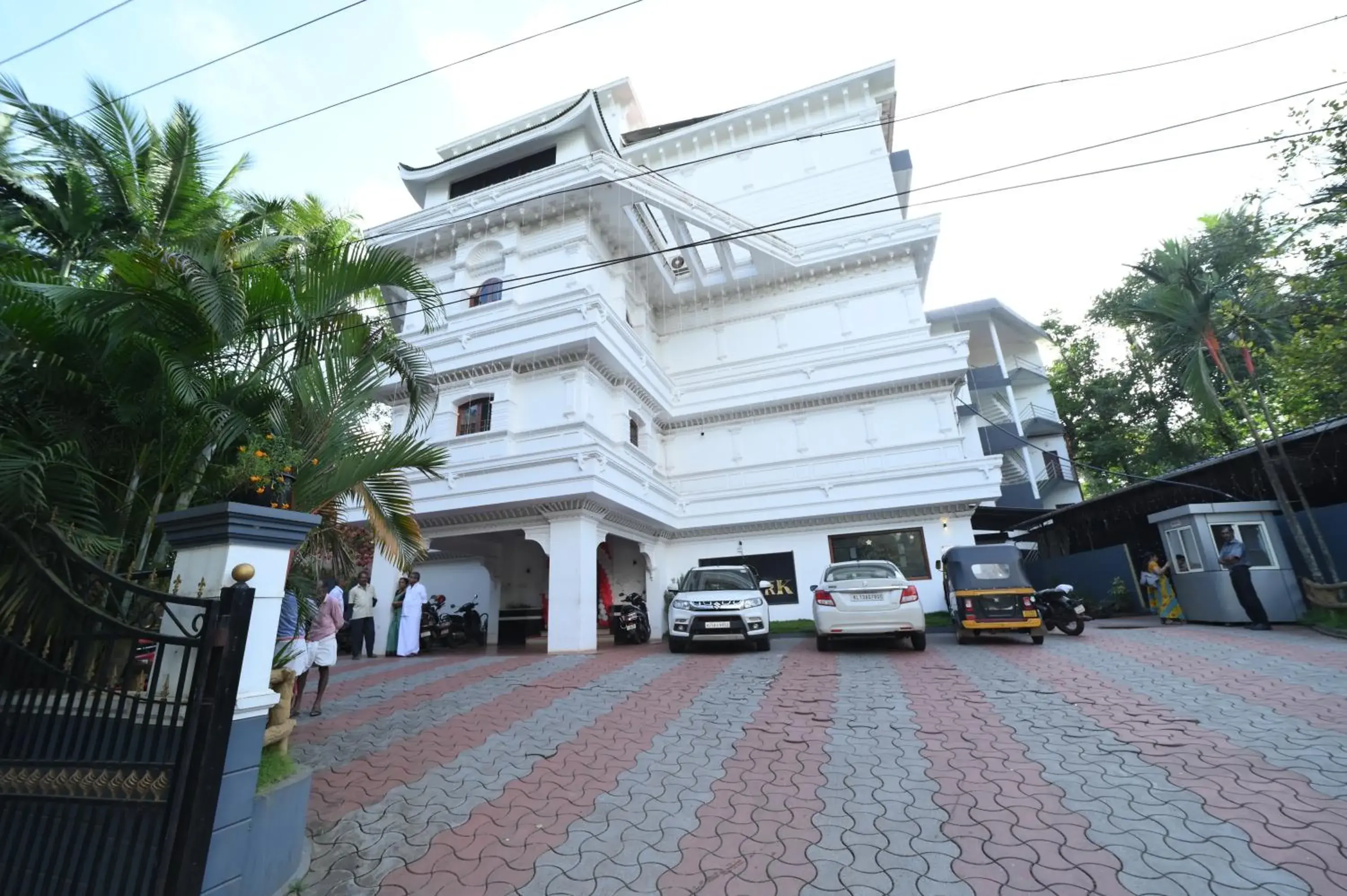 HOTEL SKY PARK HOTEL SKY PARK