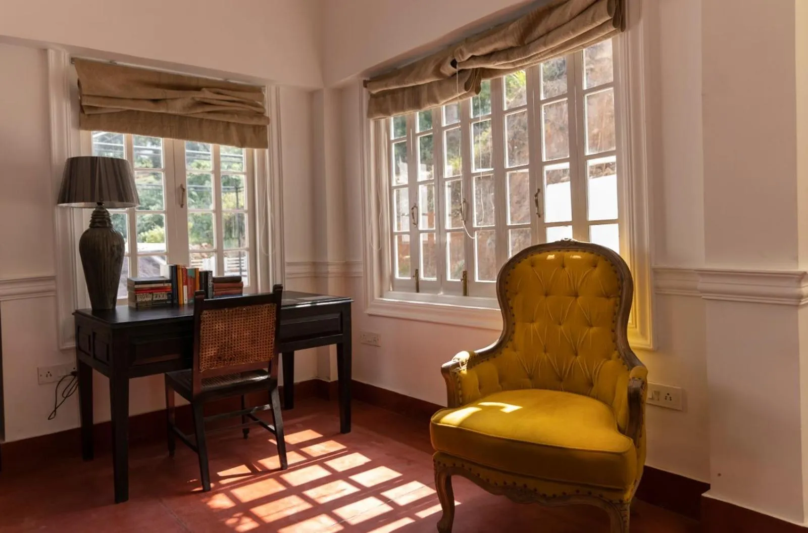 Library in Chhota Haazri, By The Rajbari Bawali