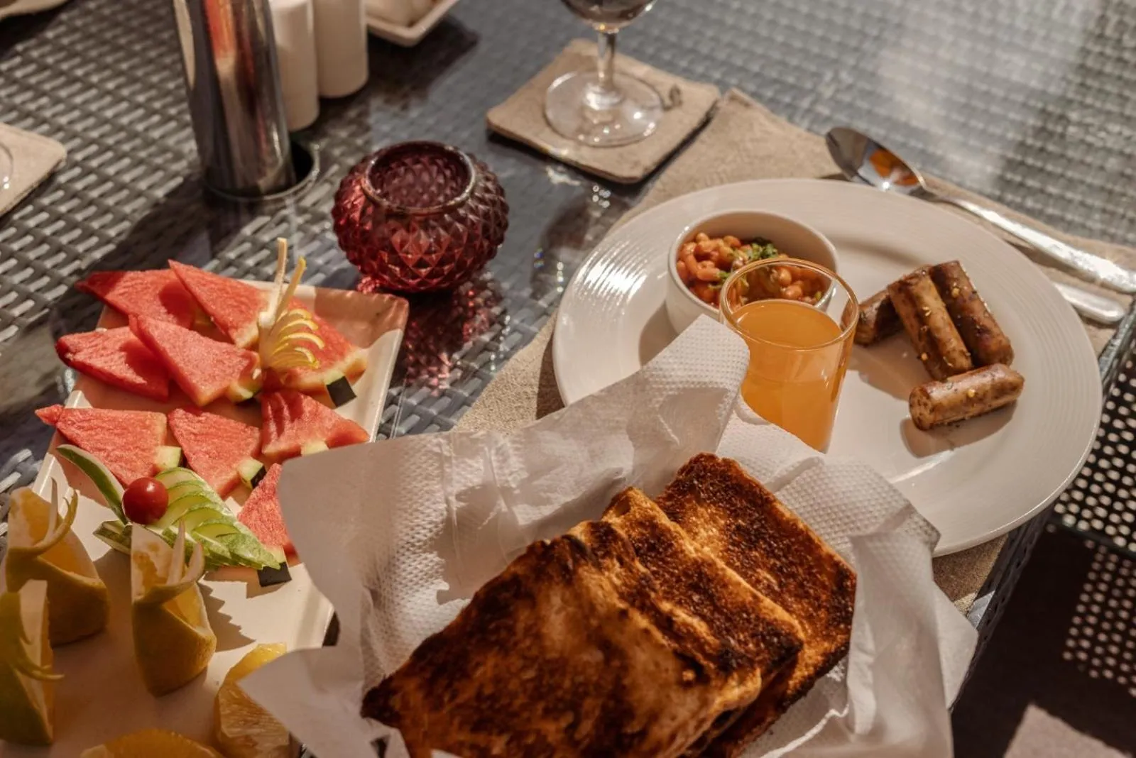 Food and drinks in Chhota Haazri, By The Rajbari Bawali