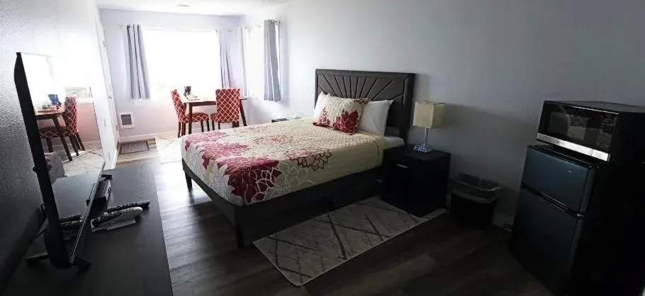 Queen Room with Sea View - single occupancy in Silver Sands Queen Room with Sea View - single occupancy in Silver Sands