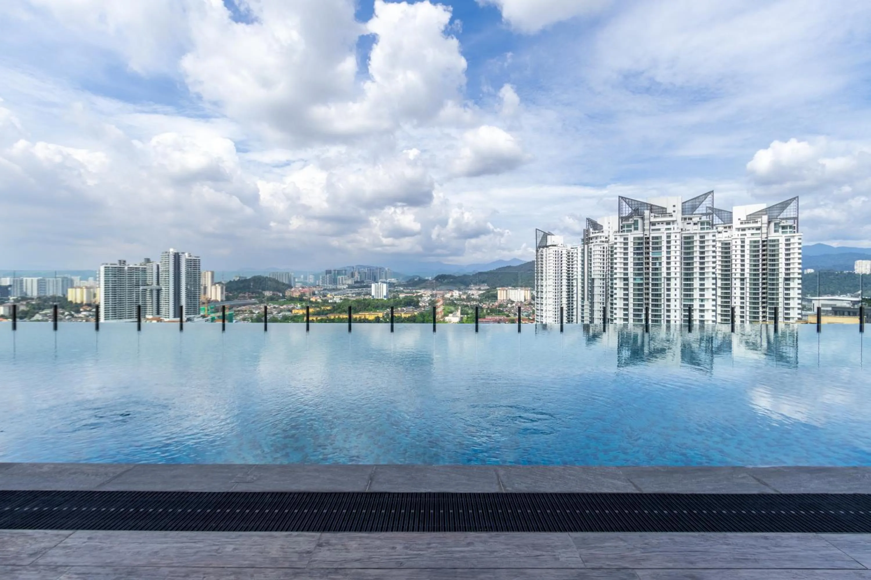 Swimming pool in Novo Kuala Lumpur