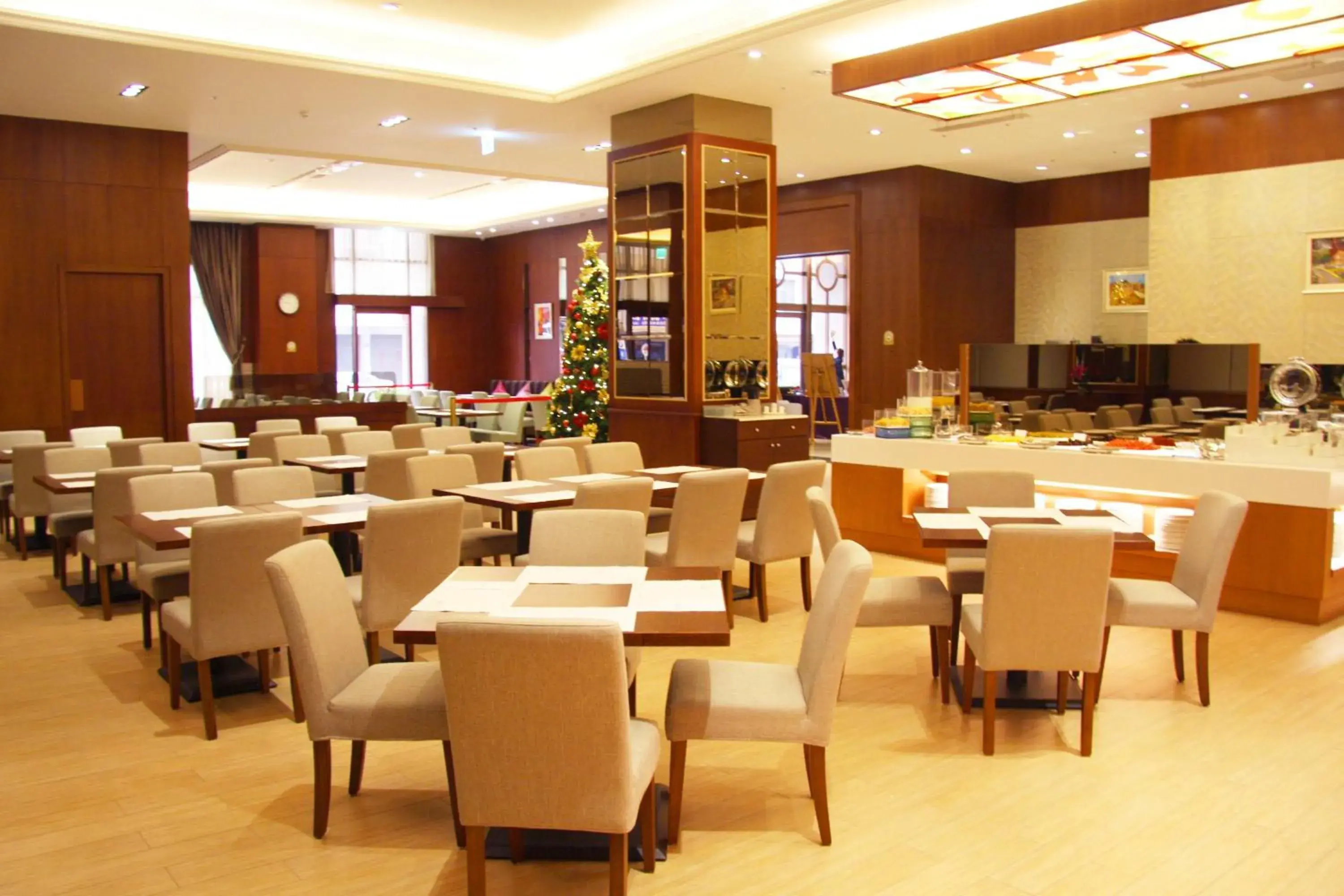 Restaurant/Places to Eat in Fushin Hotel Tainan