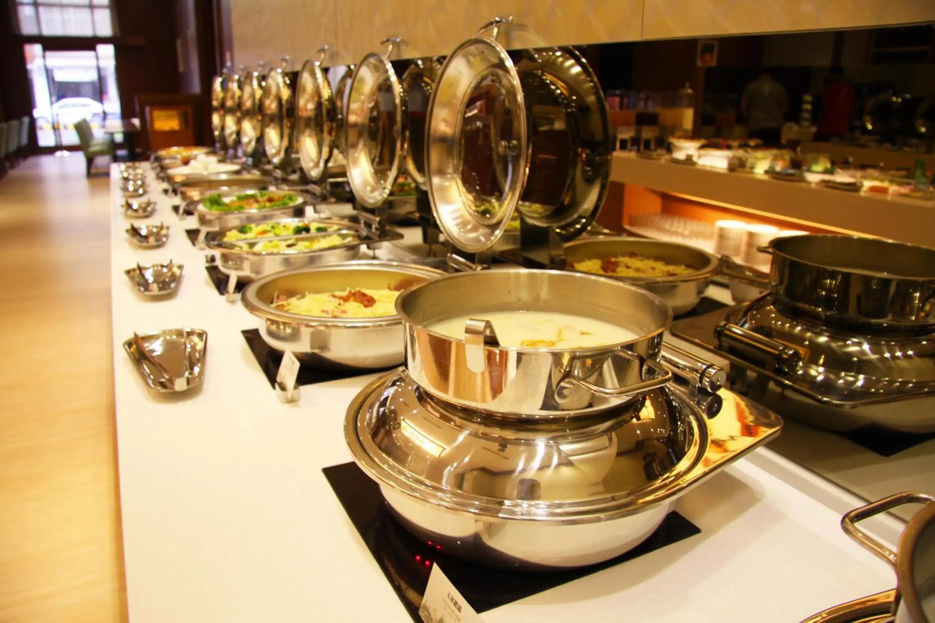 Buffet breakfast in Fushin Hotel Tainan