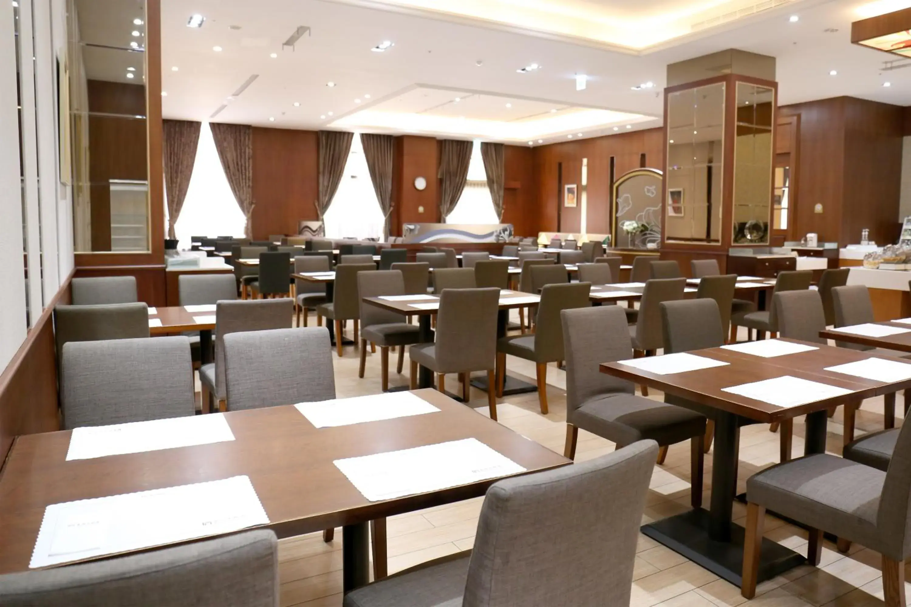 Restaurant/Places to Eat in Fushin Hotel Tainan