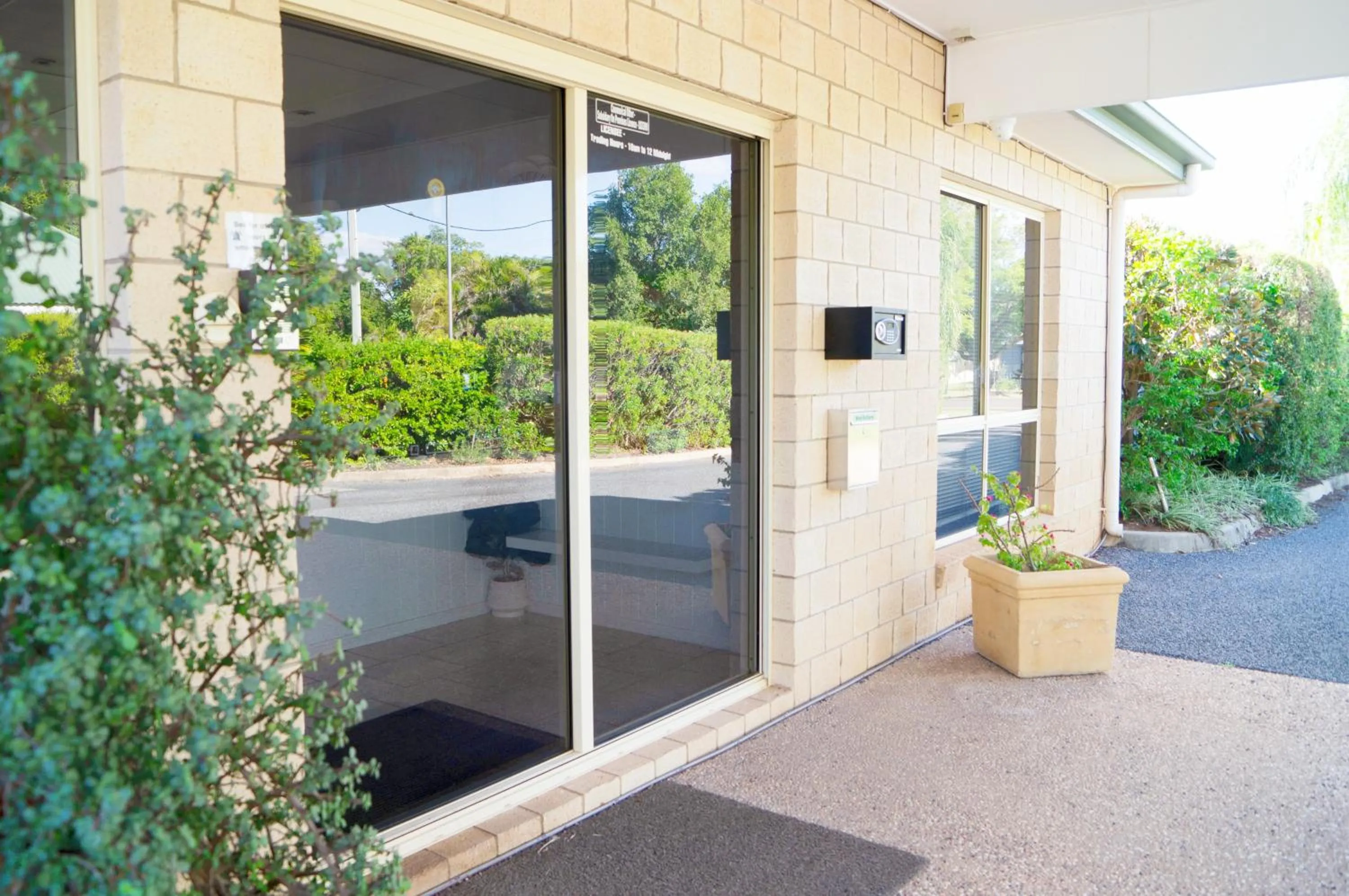 Property building in Jacaranda Country Motel