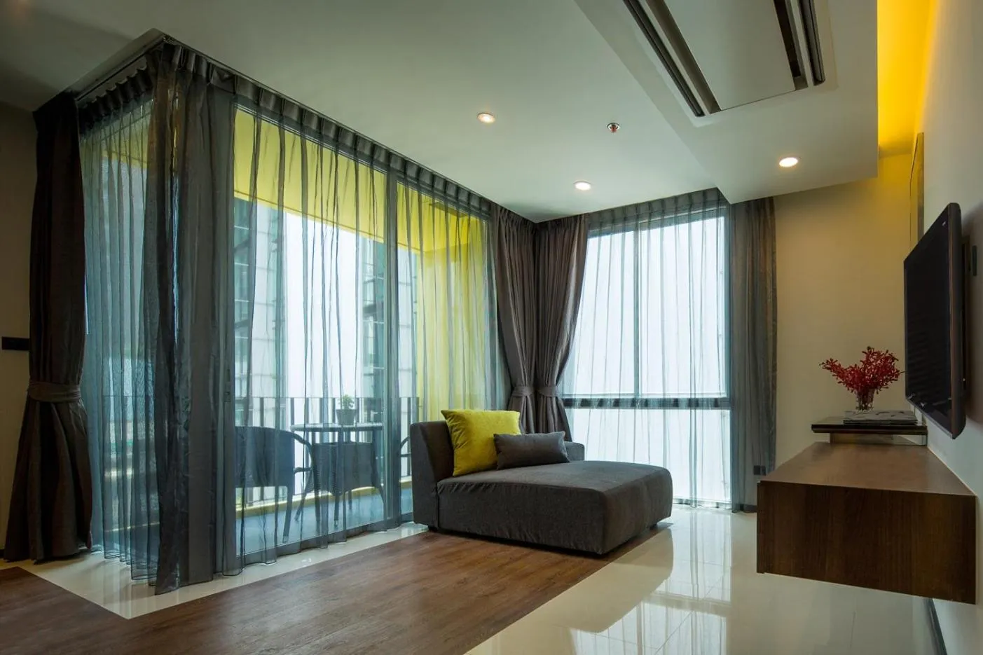 TV and multimedia in LiT BANGKOK Residence