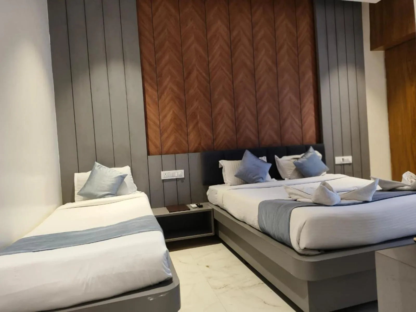 Luxury Triple Room in Hotel Kiara Eshosans Palace