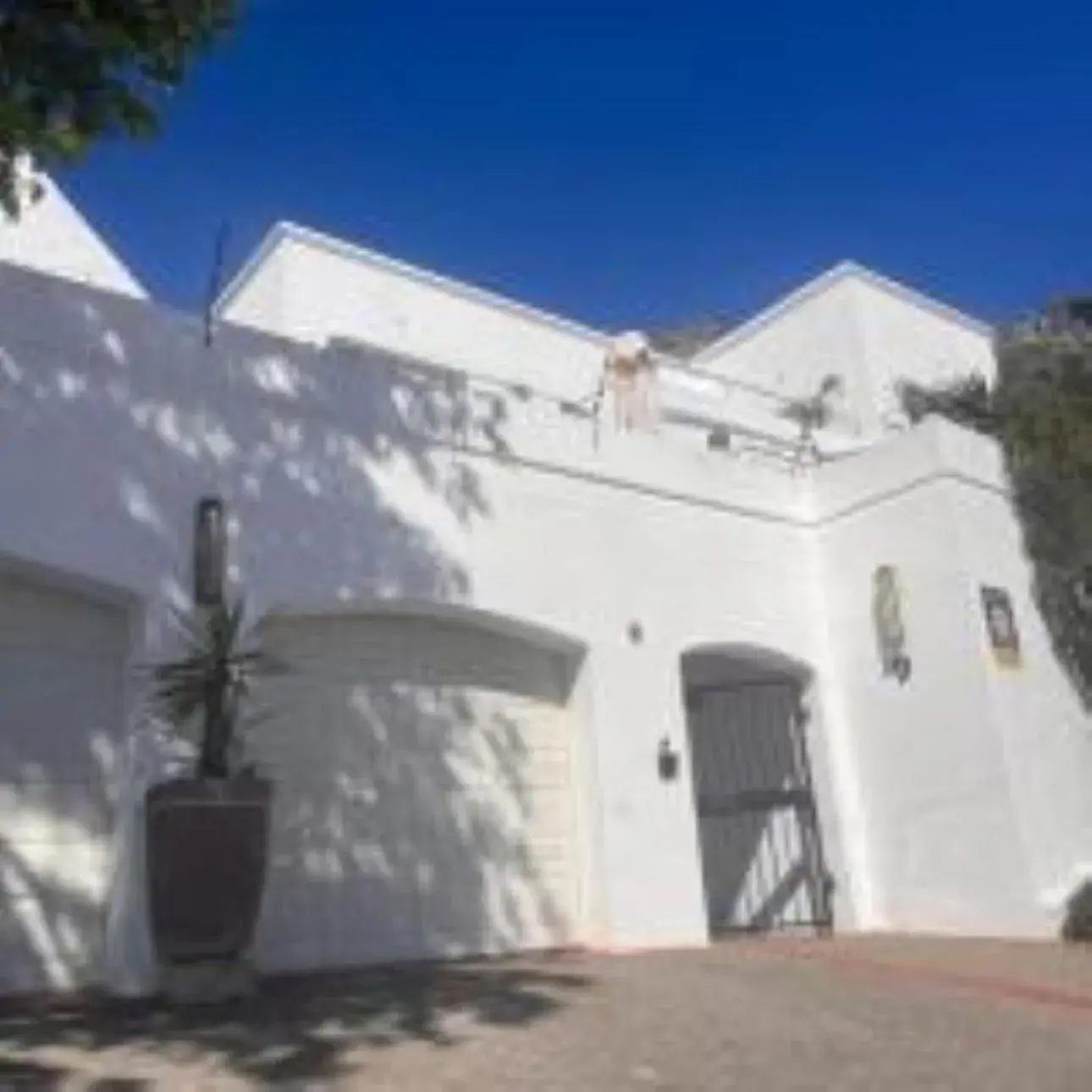 Property building in Studio Zen Property building in Studio Zen