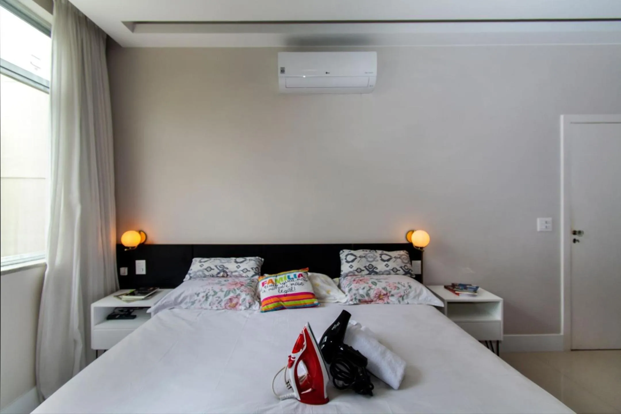 Photo of the whole room, Bed in Garota de Ipanema - Luxo e Praia