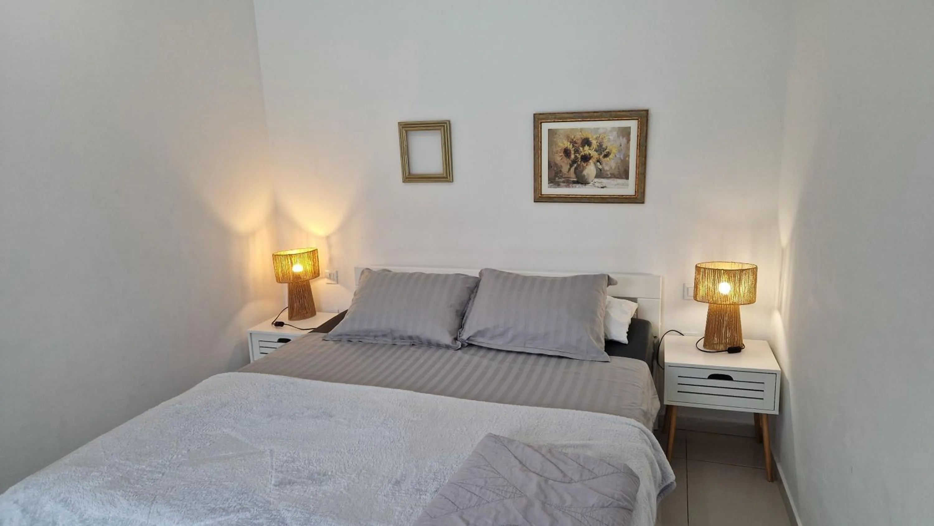 Bed in Basic Mansion Mandalina