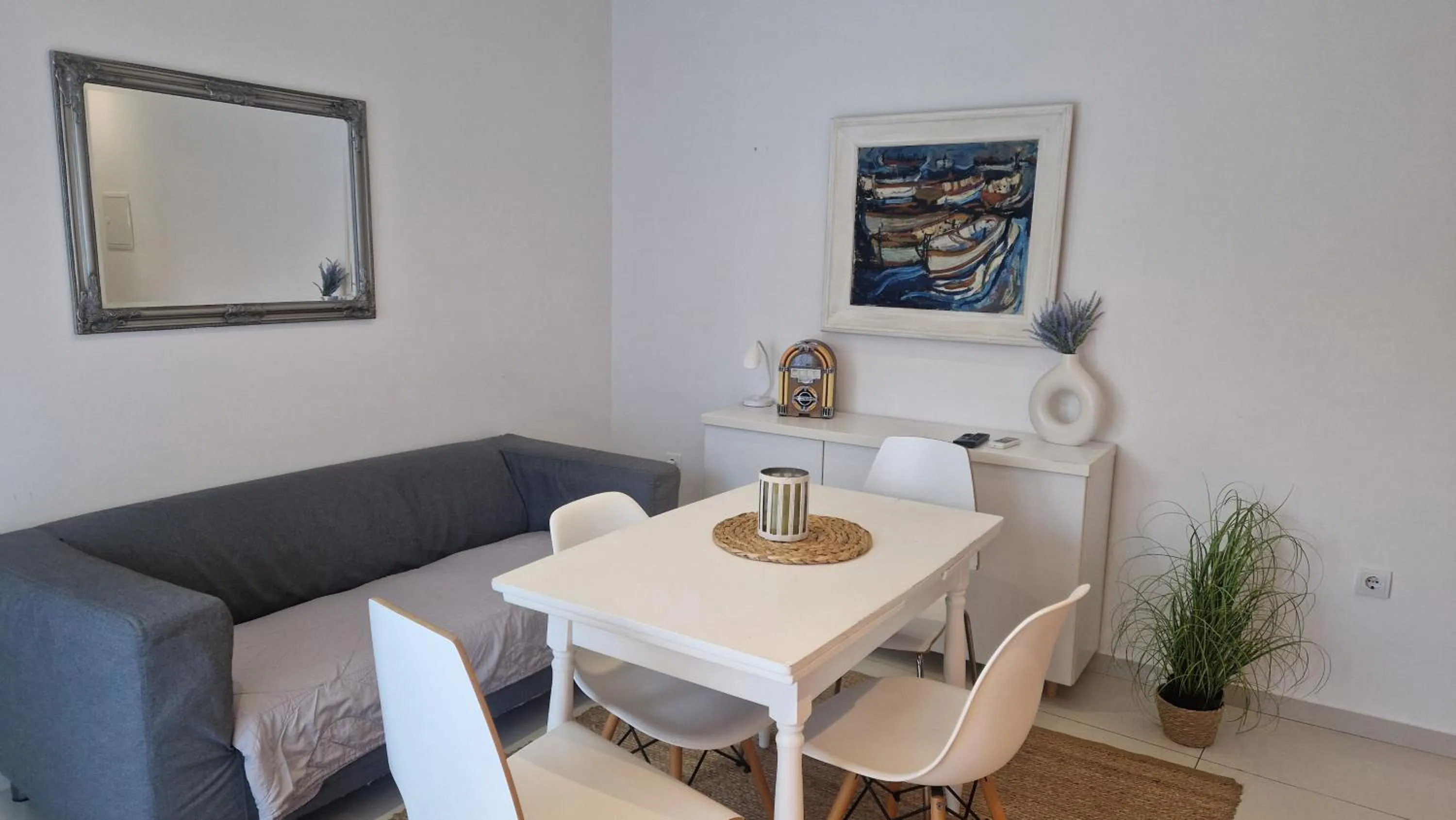 Dining area in Basic Mansion Mandalina