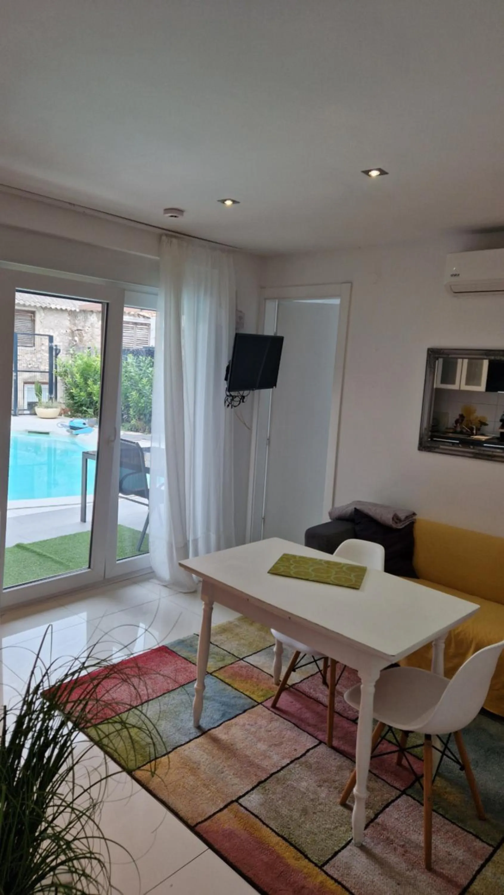 TV and multimedia in Basic Mansion Mandalina