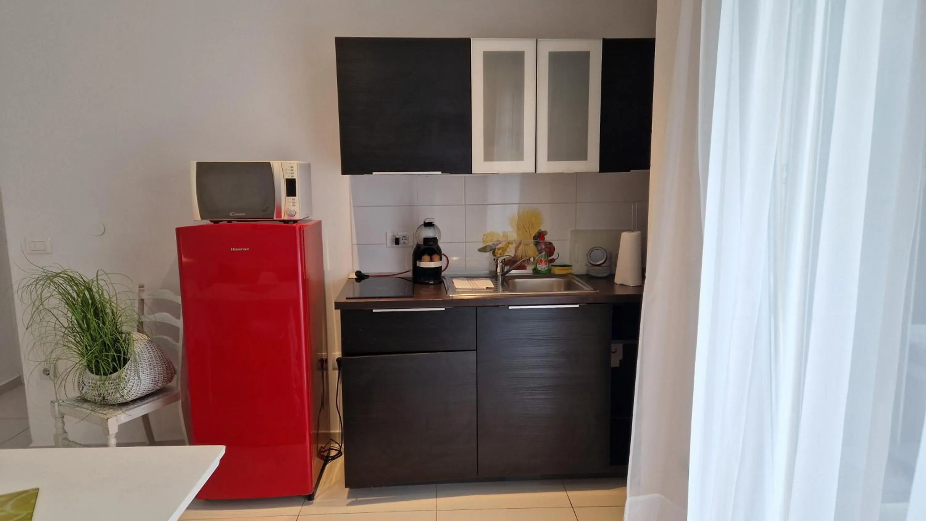 Coffee/tea facilities in Basic Mansion Mandalina