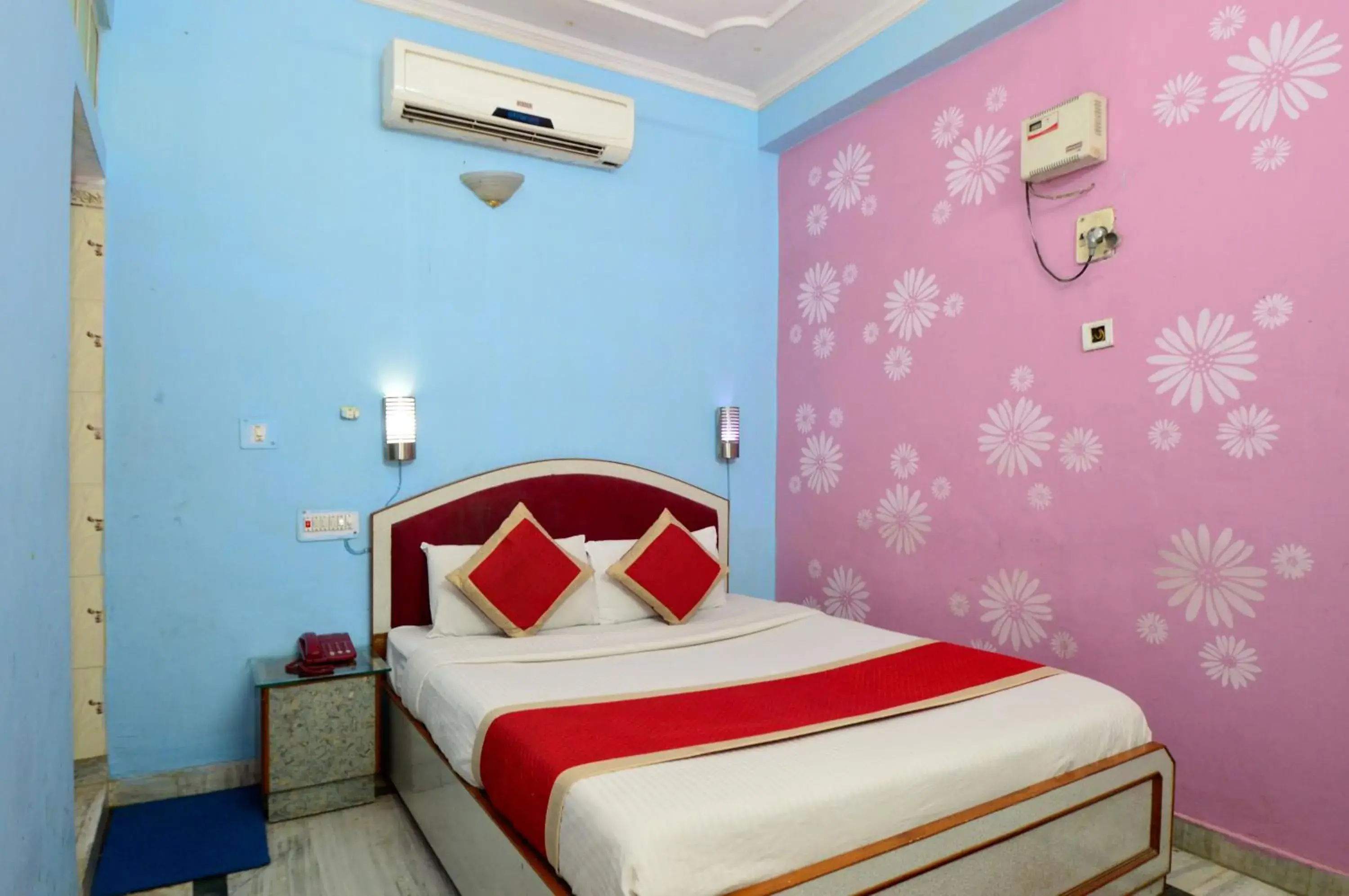 Bed in HOTEL JAI MAA PALACE Bed in HOTEL JAI MAA PALACE