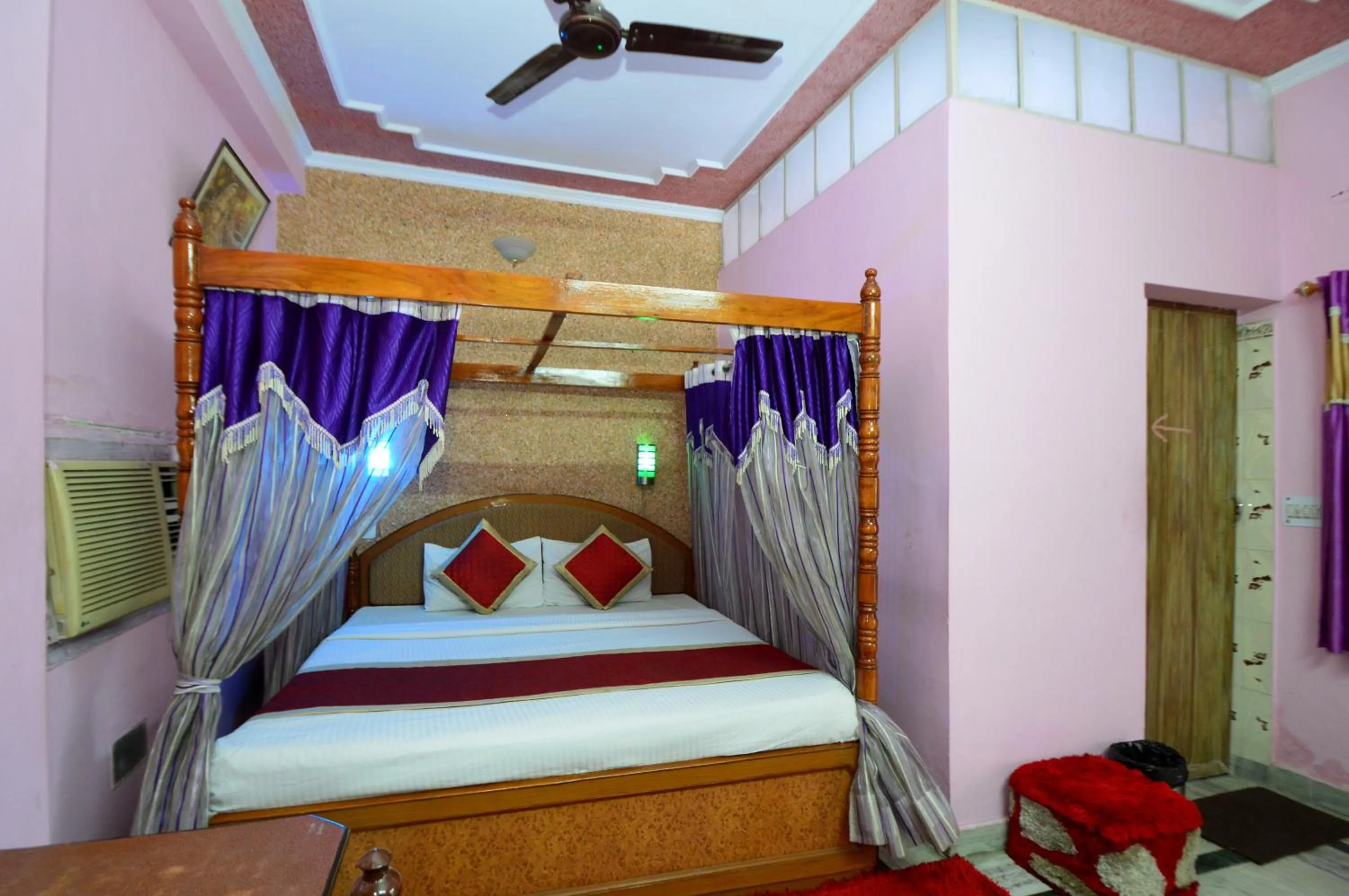 Bed in HOTEL JAI MAA PALACE