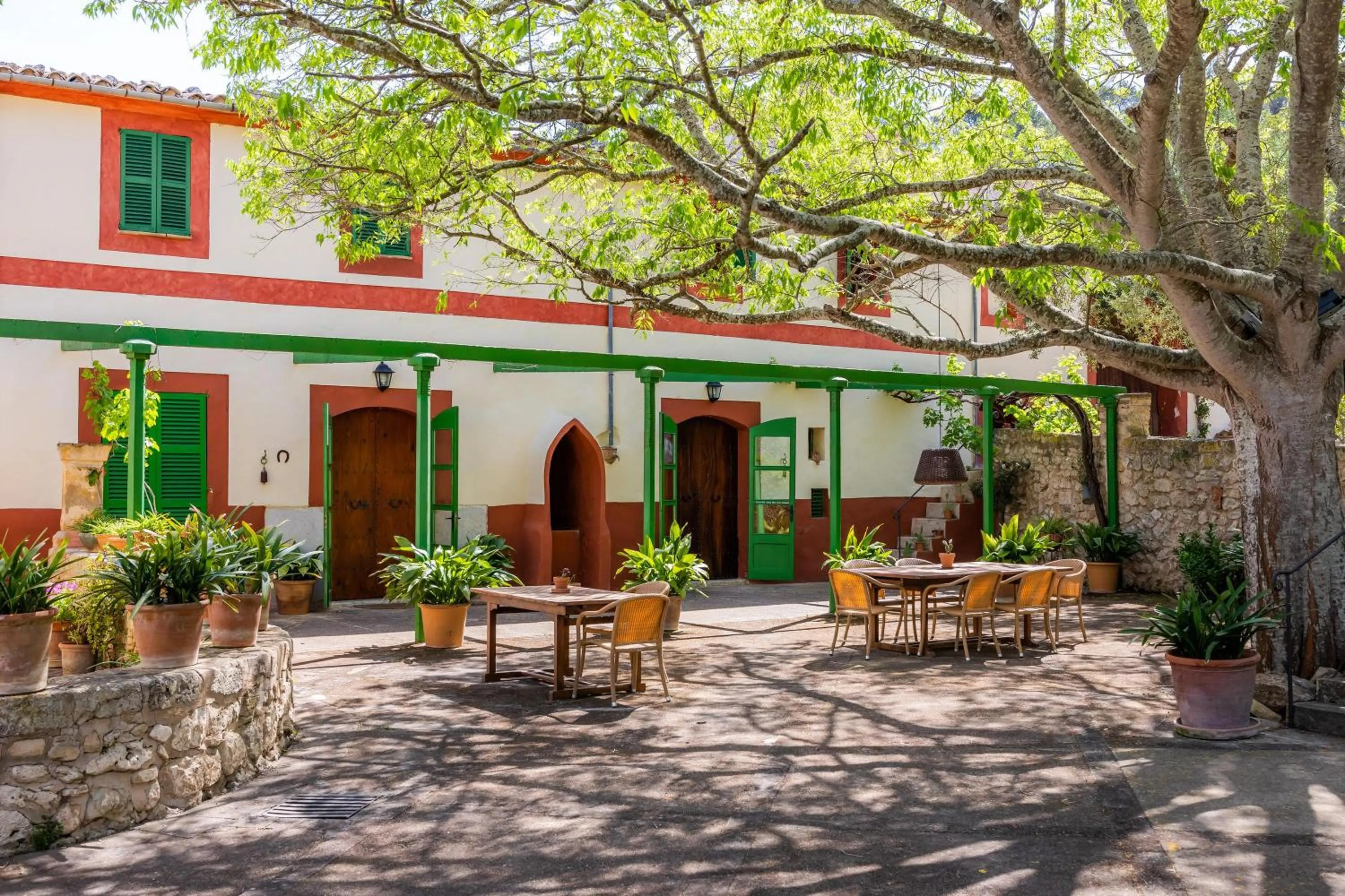 Property building in Sa Rota den Palerm Two Bedrooms