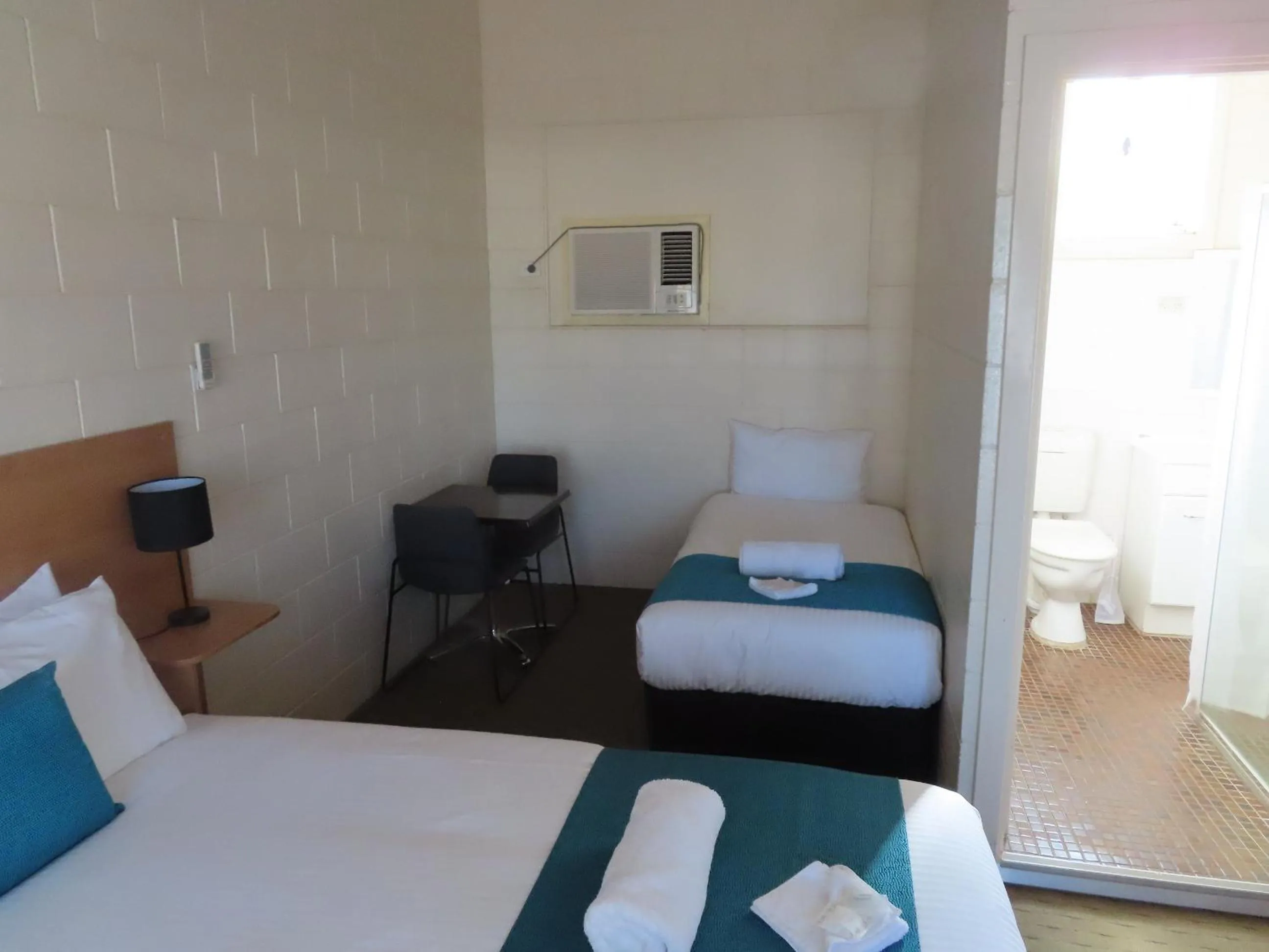 Bed in East West Motel Ceduna