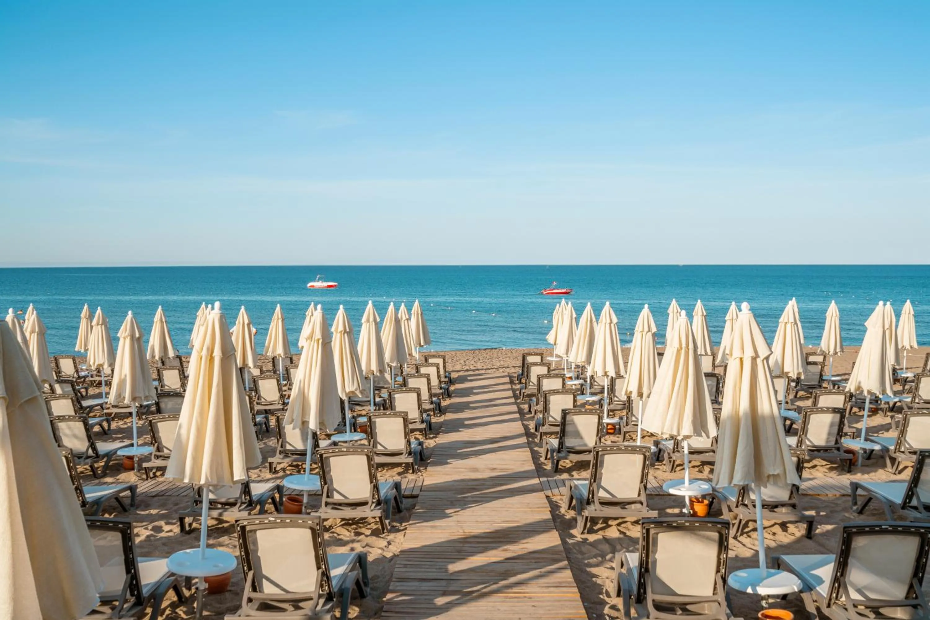 Beach in VOX MARIS RESORT