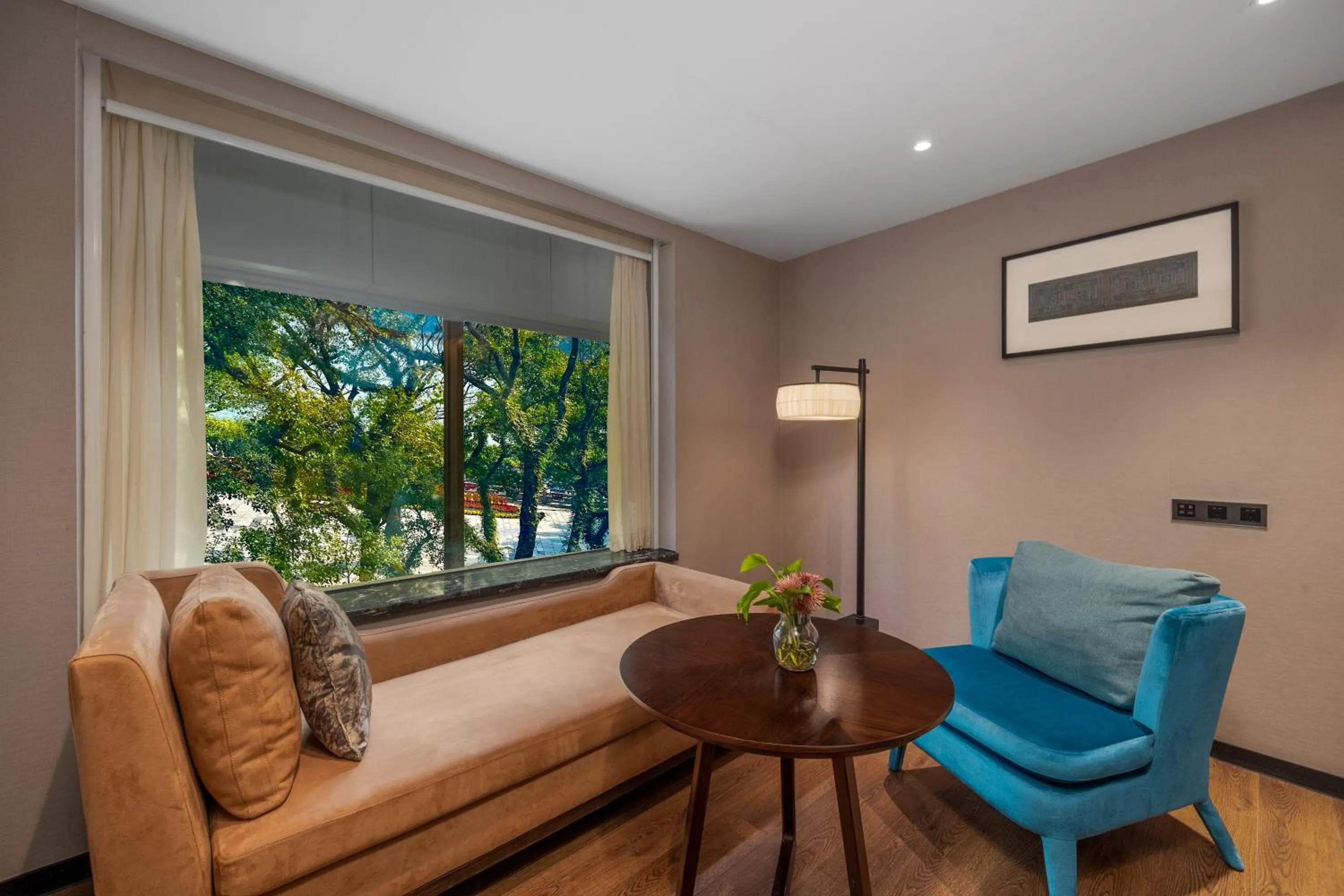 Seating area in Jolie Vue Boutique Hotel Guilin (near Elephant Trunk Hill)