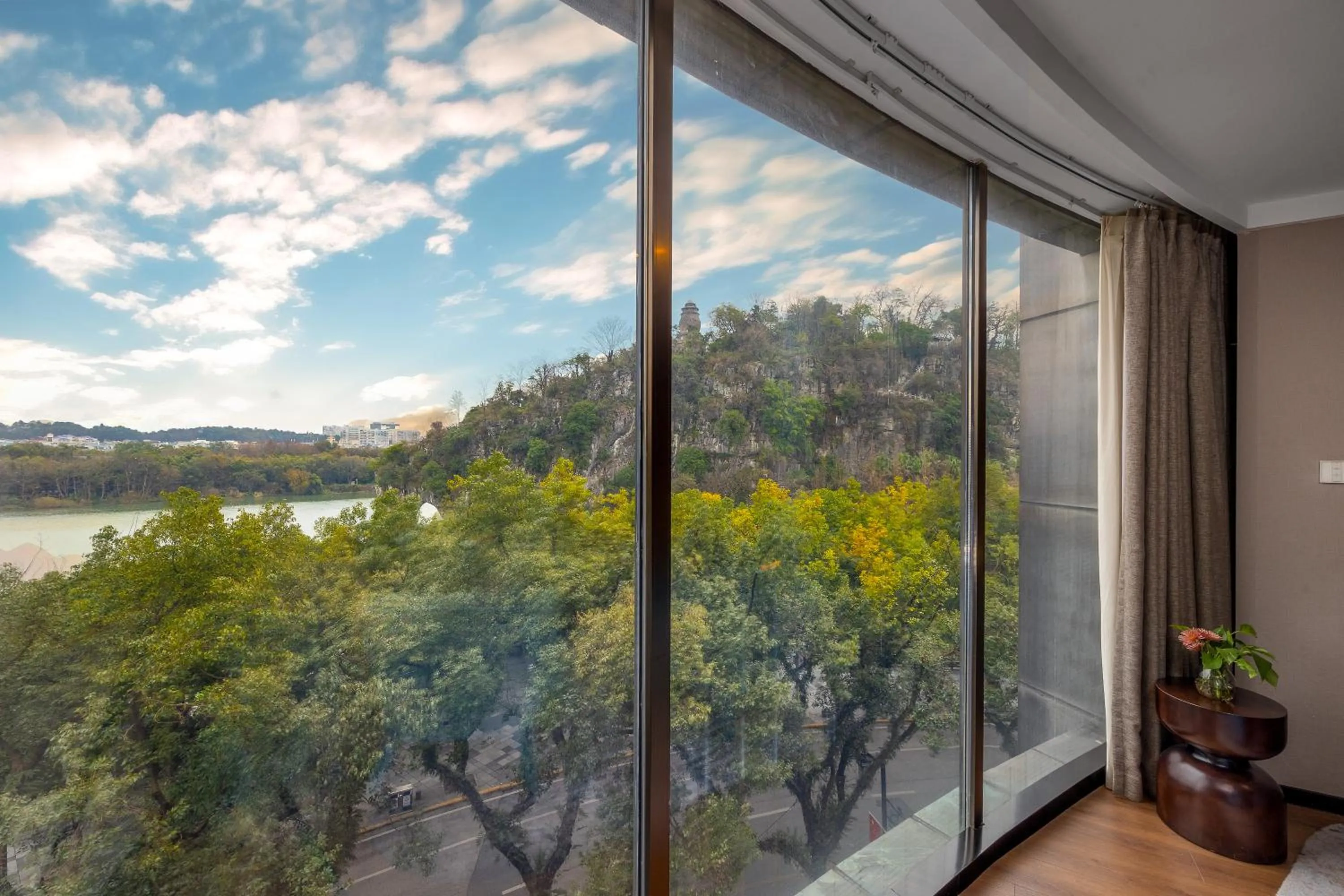 Natural landscape in Jolie Vue Boutique Hotel Guilin (near Elephant Trunk Hill)